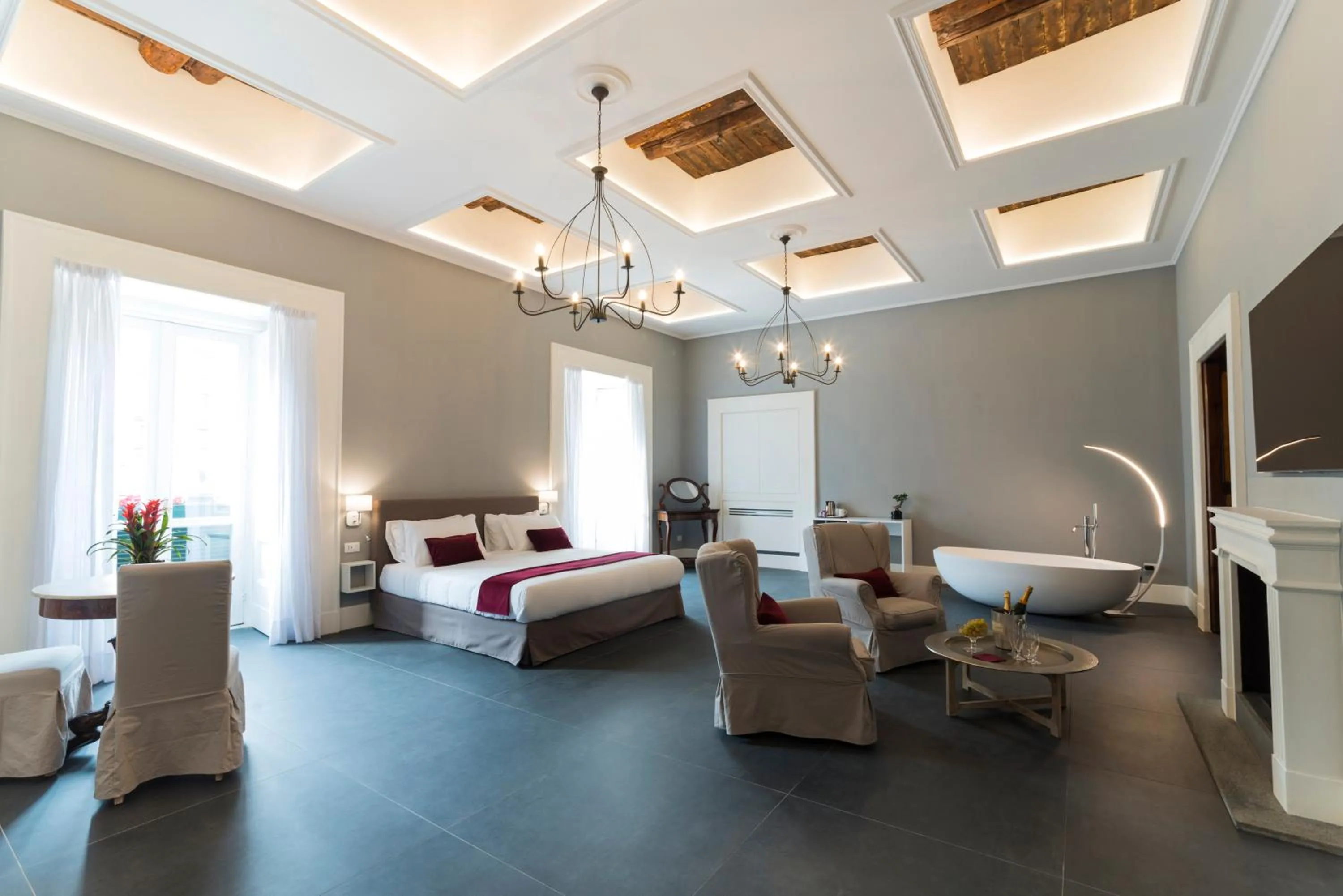 Photo of the whole room, Bed in Foro Carolino S&B