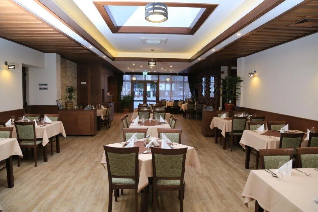 Restaurant/places to eat in Hotel Muresul Health Spa
