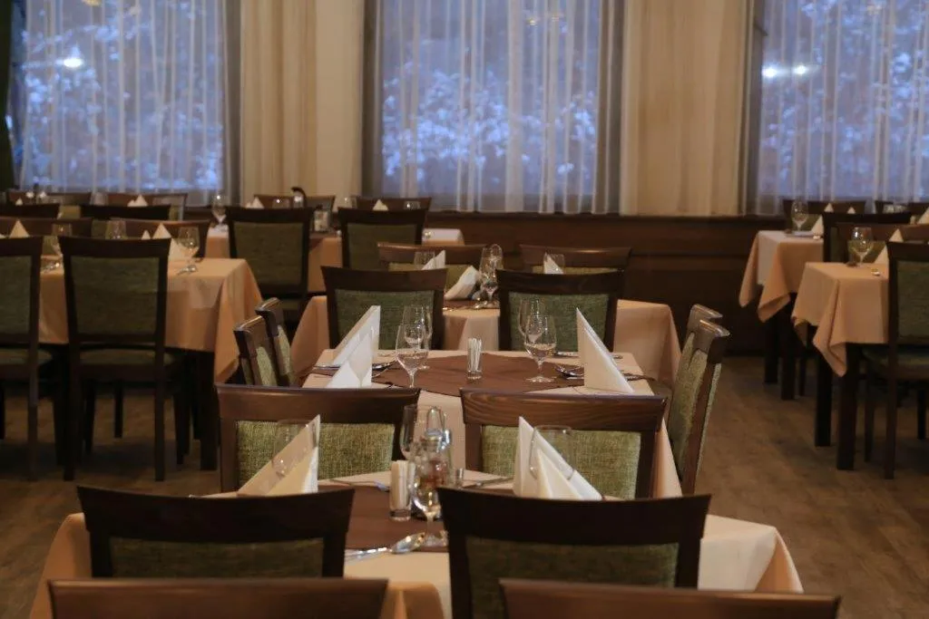 Restaurant/places to eat in Hotel Muresul Health Spa
