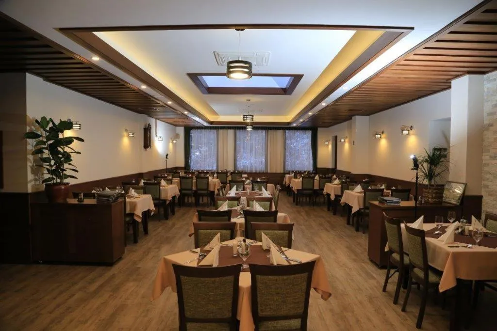 Restaurant/places to eat in Hotel Muresul Health Spa