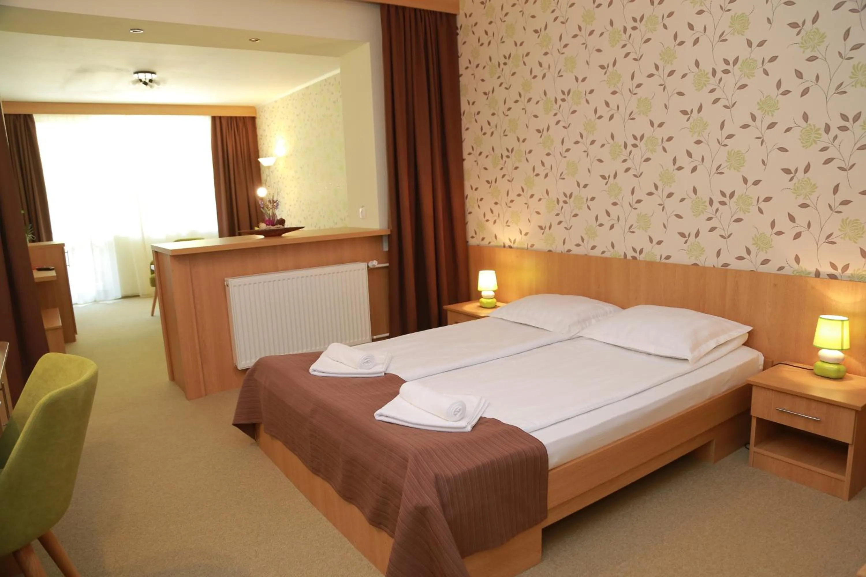 Photo of the whole room, Bed in Hotel Muresul Health Spa