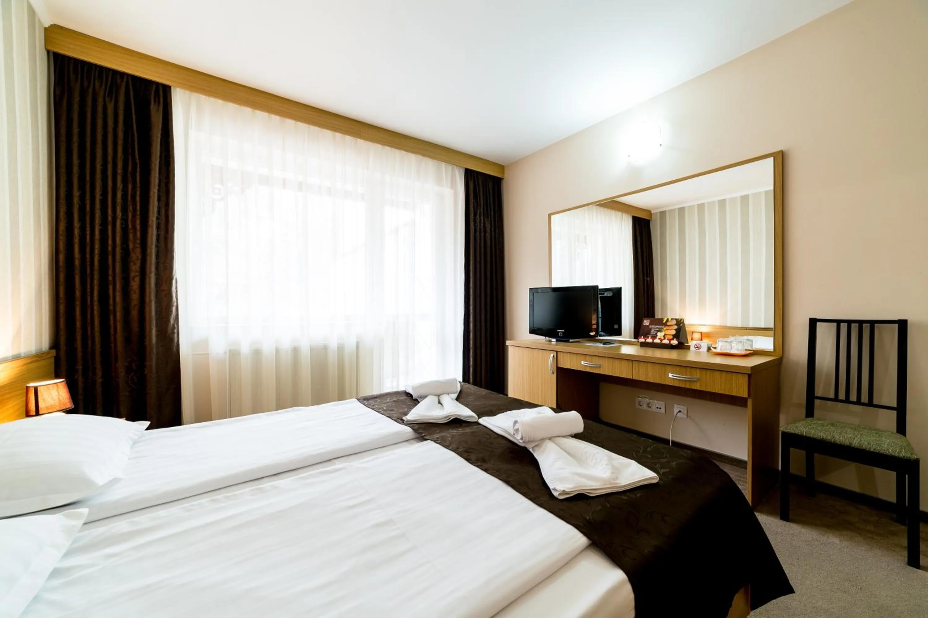 Photo of the whole room, Bed in Hotel Muresul Health Spa