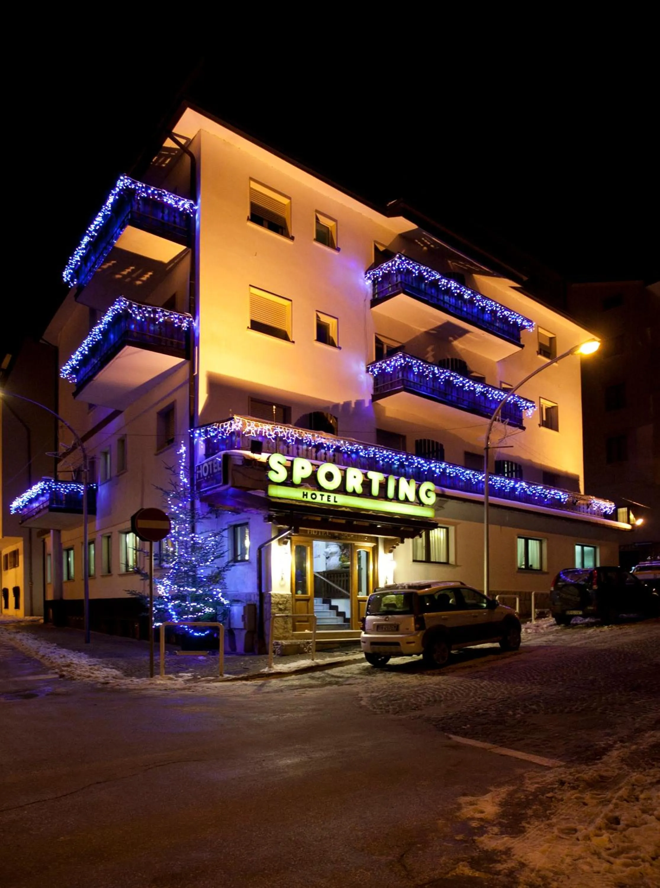 Property building in Hotel Sporting
