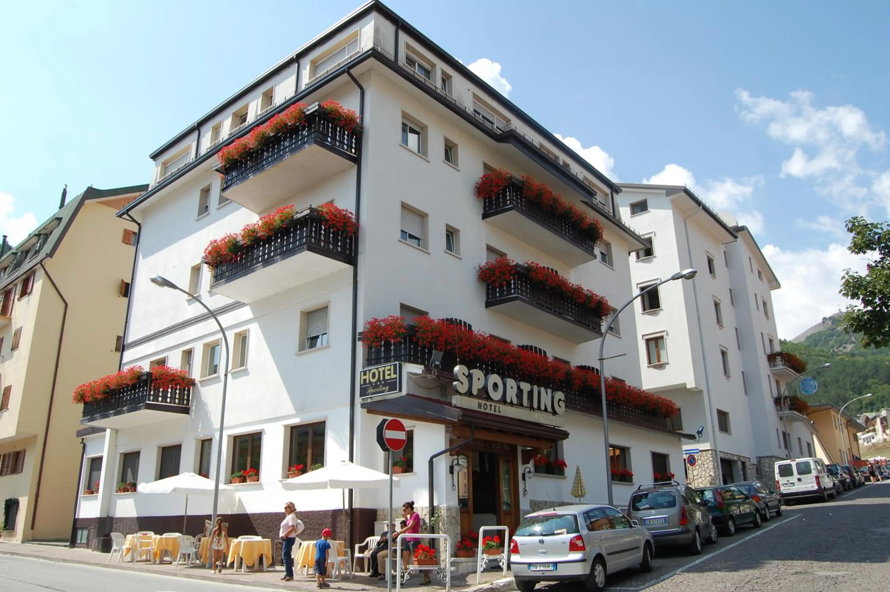 Facade/entrance in Hotel Sporting
