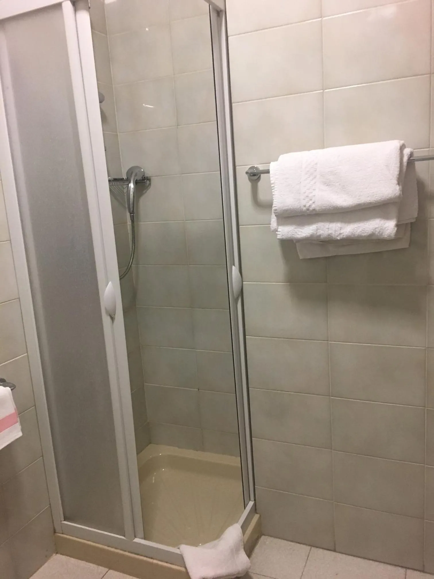 Shower in Hotel Sporting