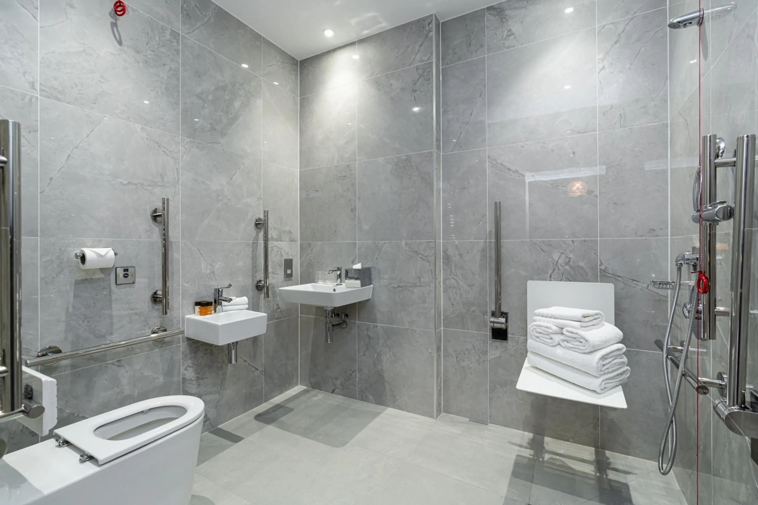 Shower in Easthampstead Park