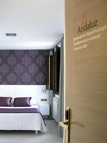 Photo of the whole room, Bed in Hotel Rural Villa de Berlanga