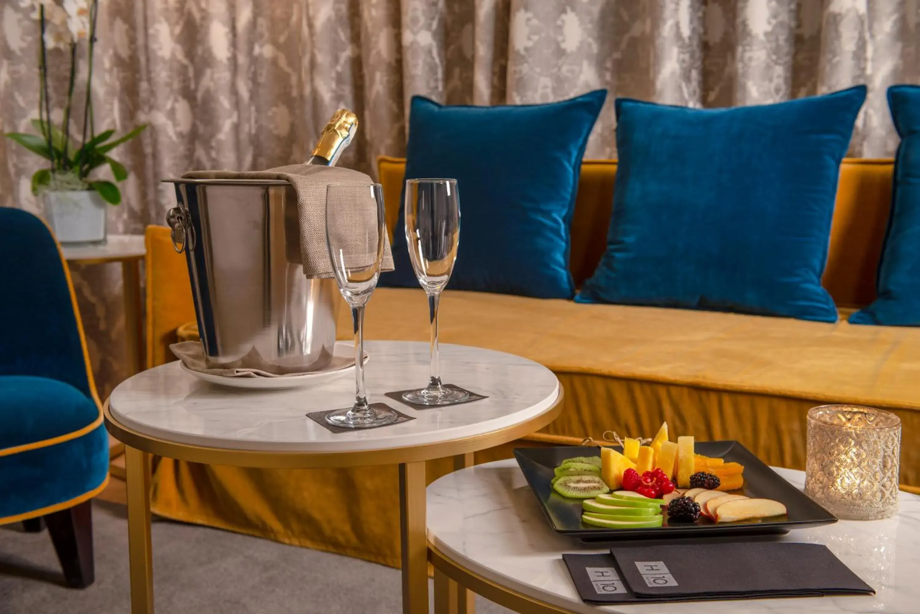 Food and drinks in H10 Palazzo Canova Food and drinks in H10 Palazzo Canova