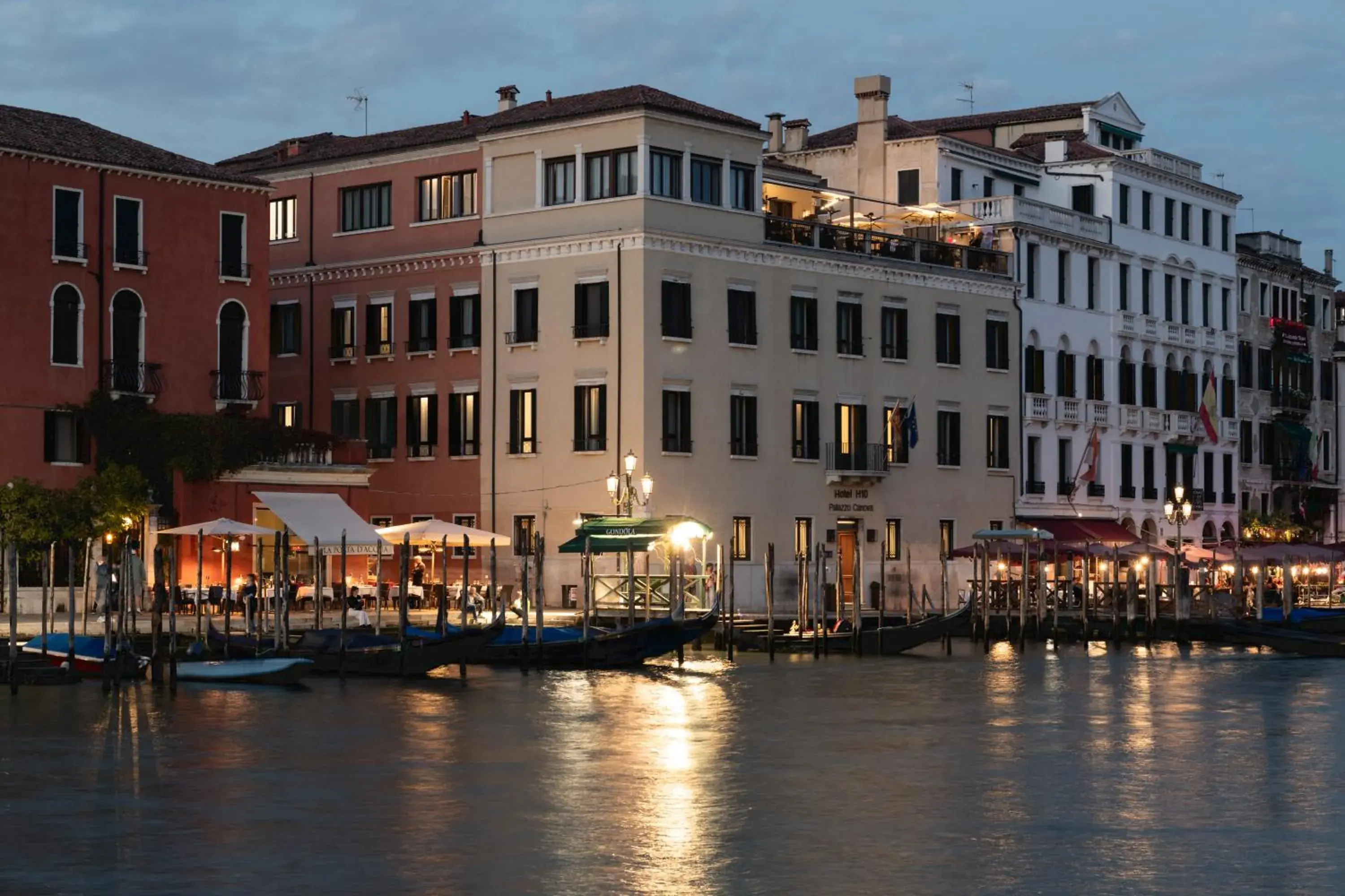 Property building in H10 Palazzo Canova Property building in H10 Palazzo Canova