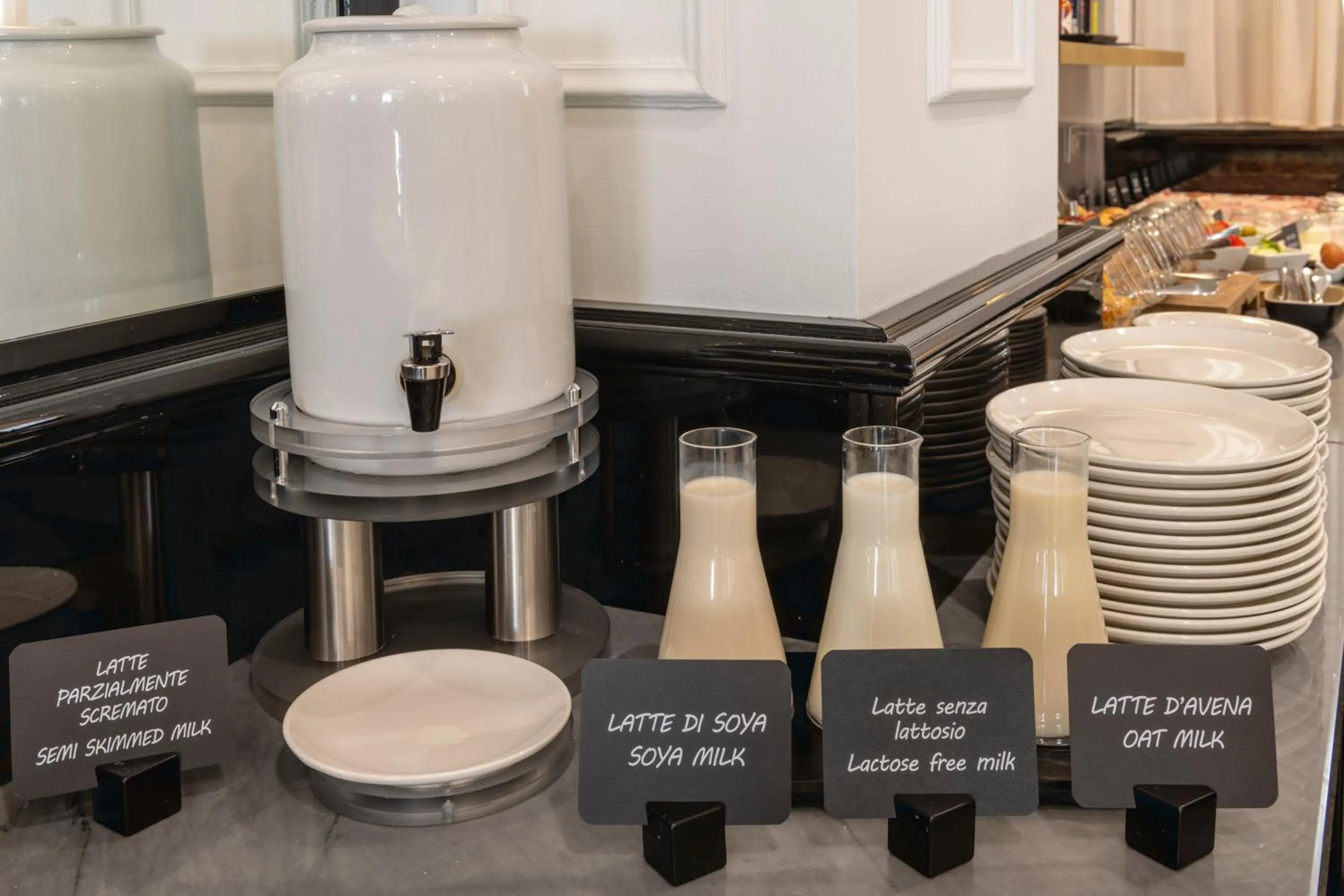 Breakfast in H10 Palazzo Canova