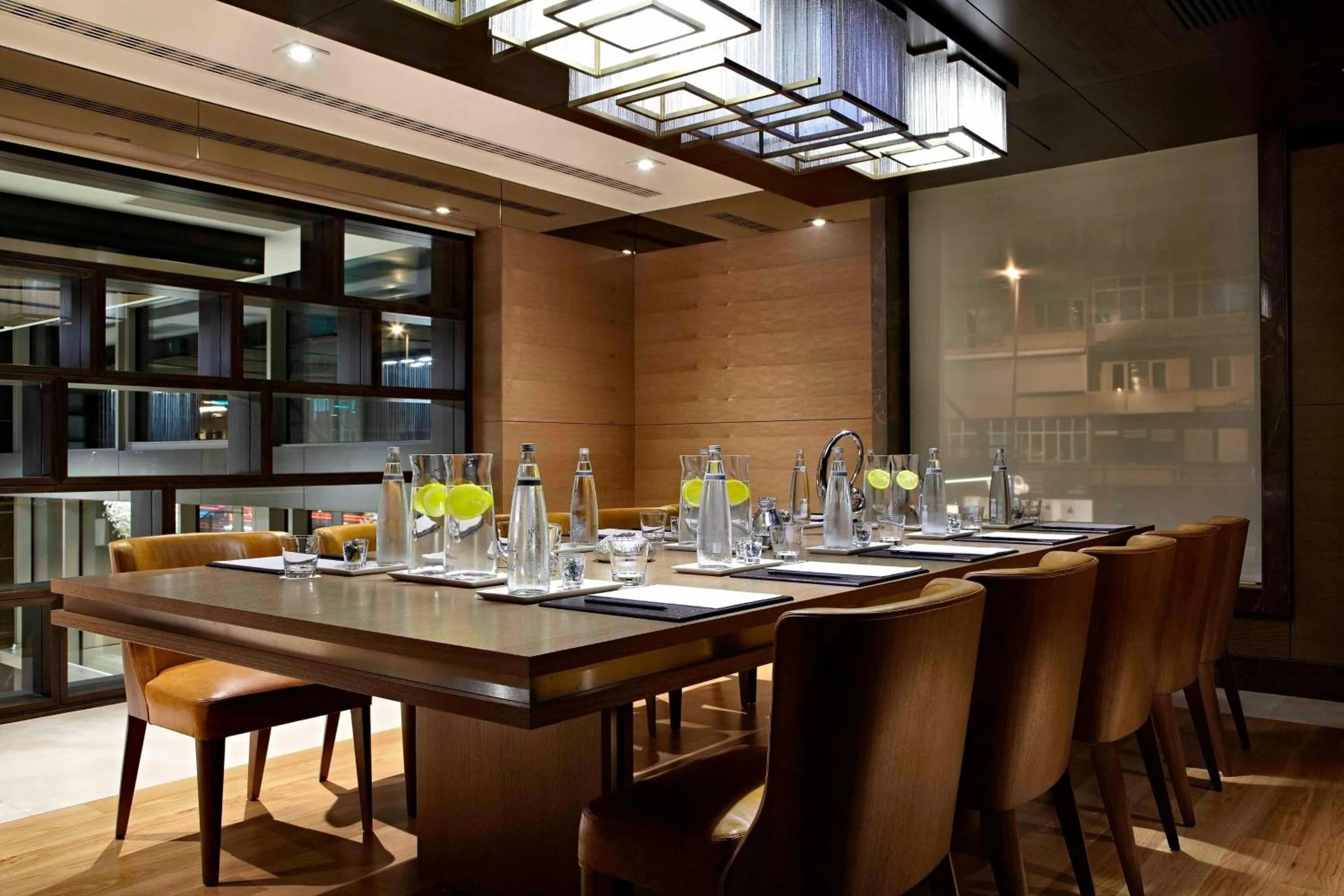 Restaurant/places to eat in Renaissance Istanbul Polat Bosphorus Hotel