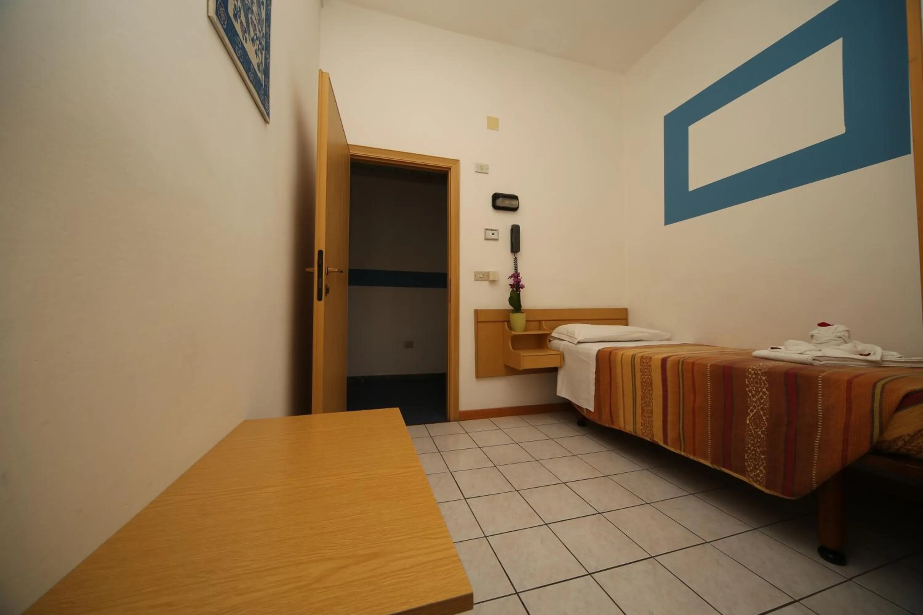 Photo of the whole room in Hotel Lugano