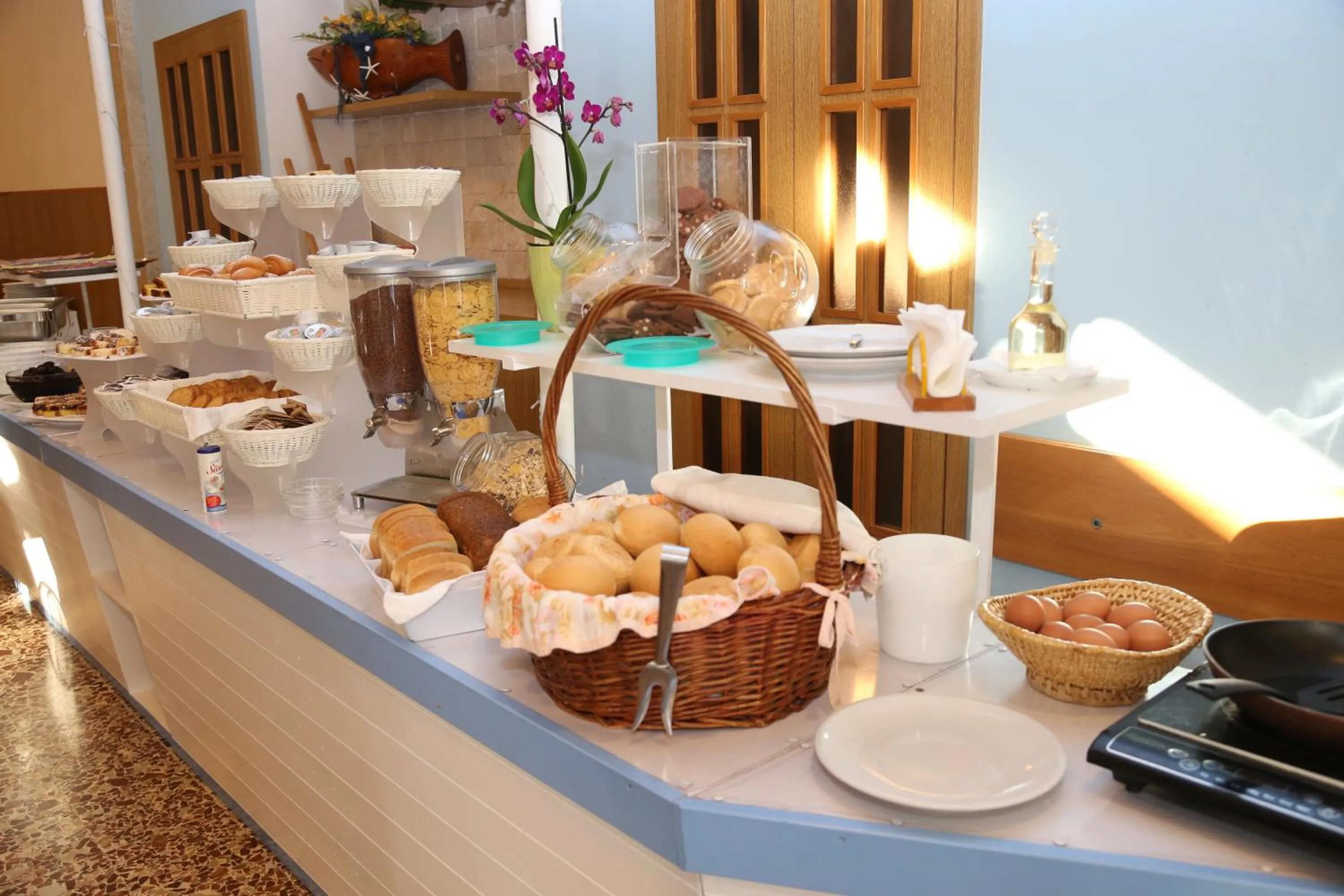 Buffet breakfast in Hotel Lugano