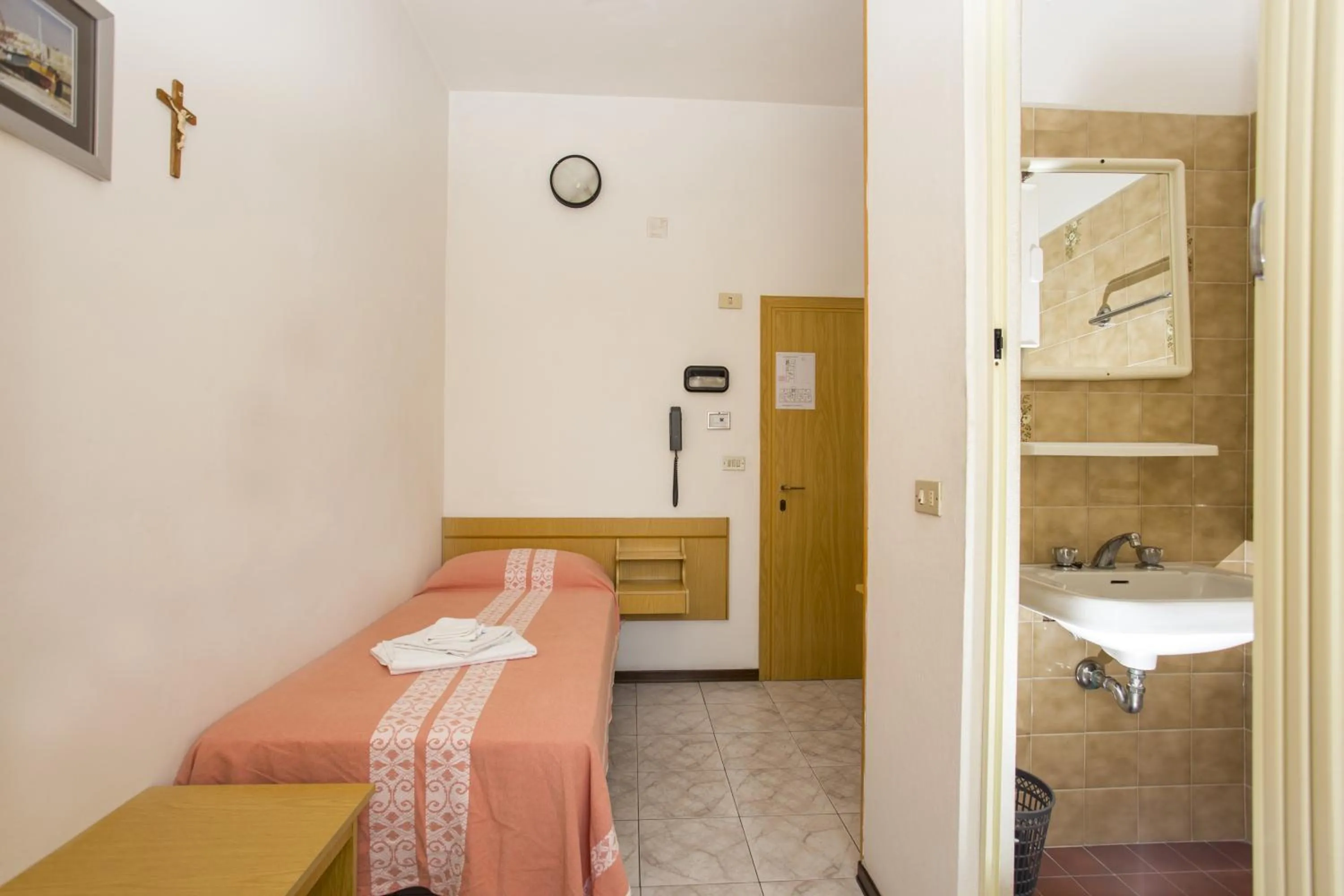 Bedroom in Hotel Lugano