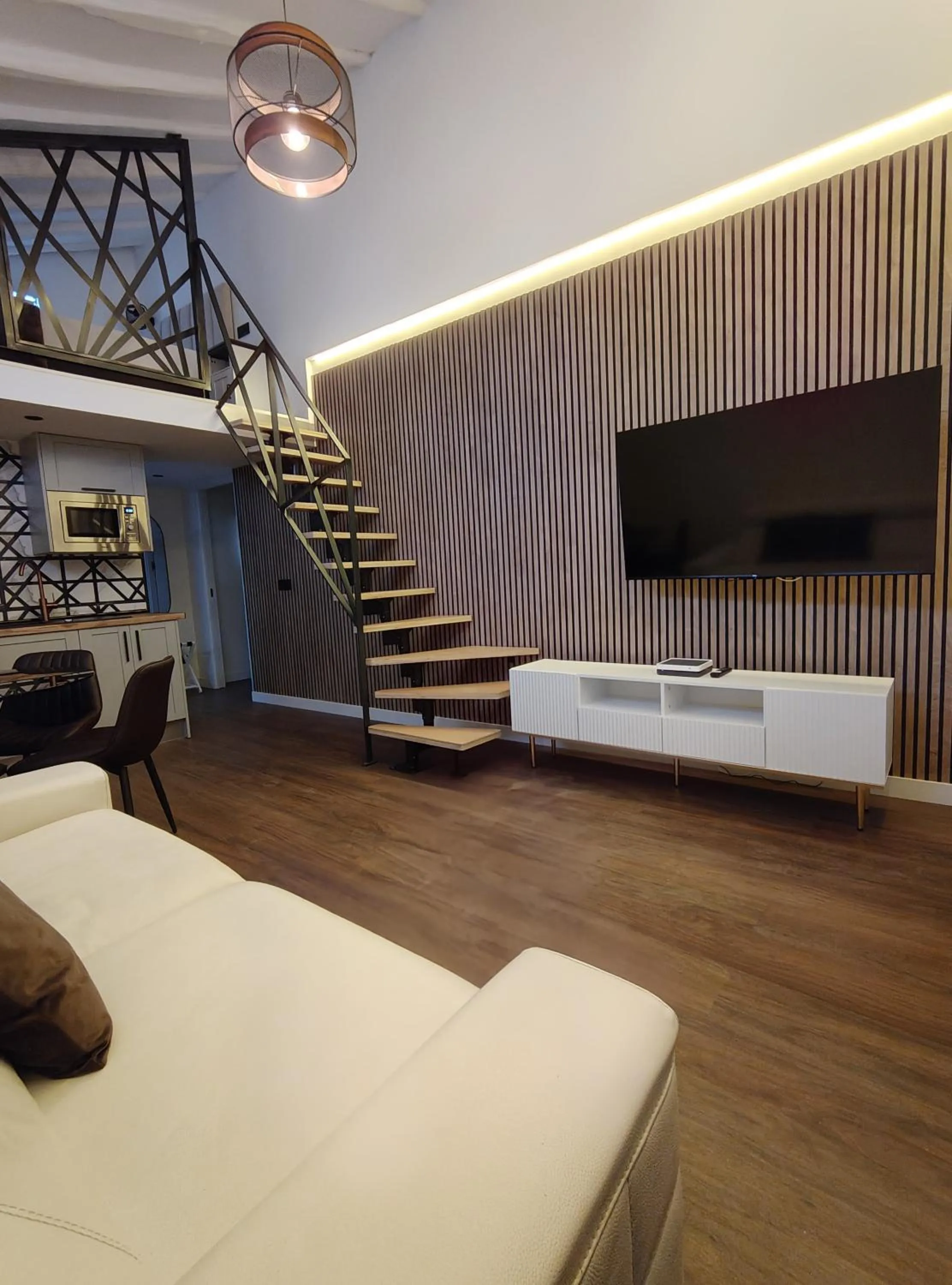 Living room, Bed in Hostal JQ Madrid 1