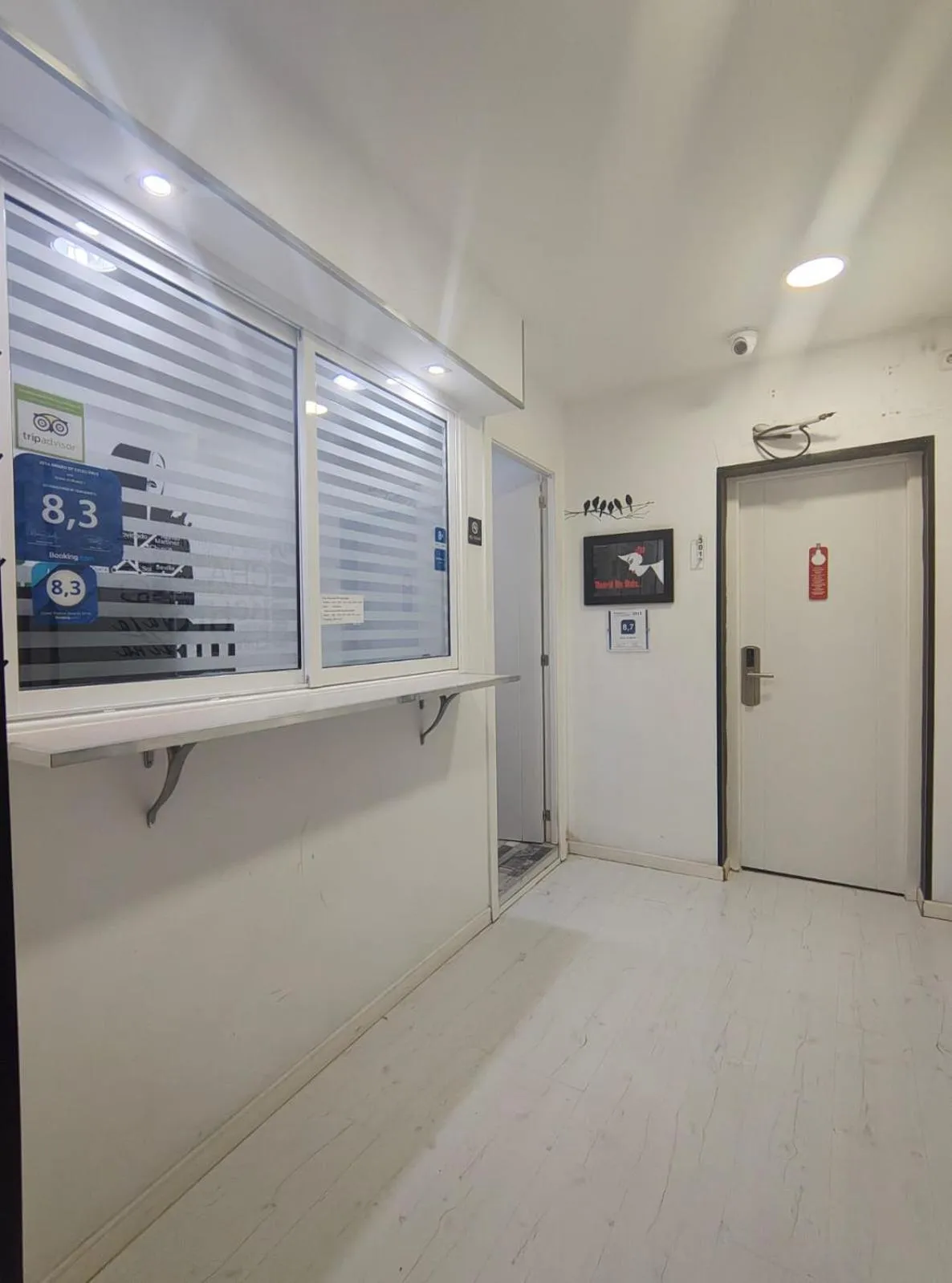 Property building in Hostal JQ Madrid 1