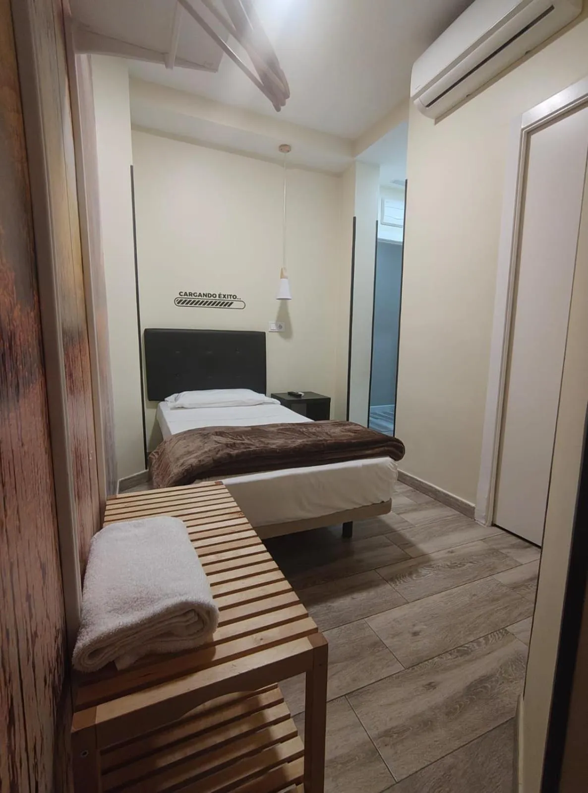 Bedroom, Bed in Hostal JQ Madrid 1