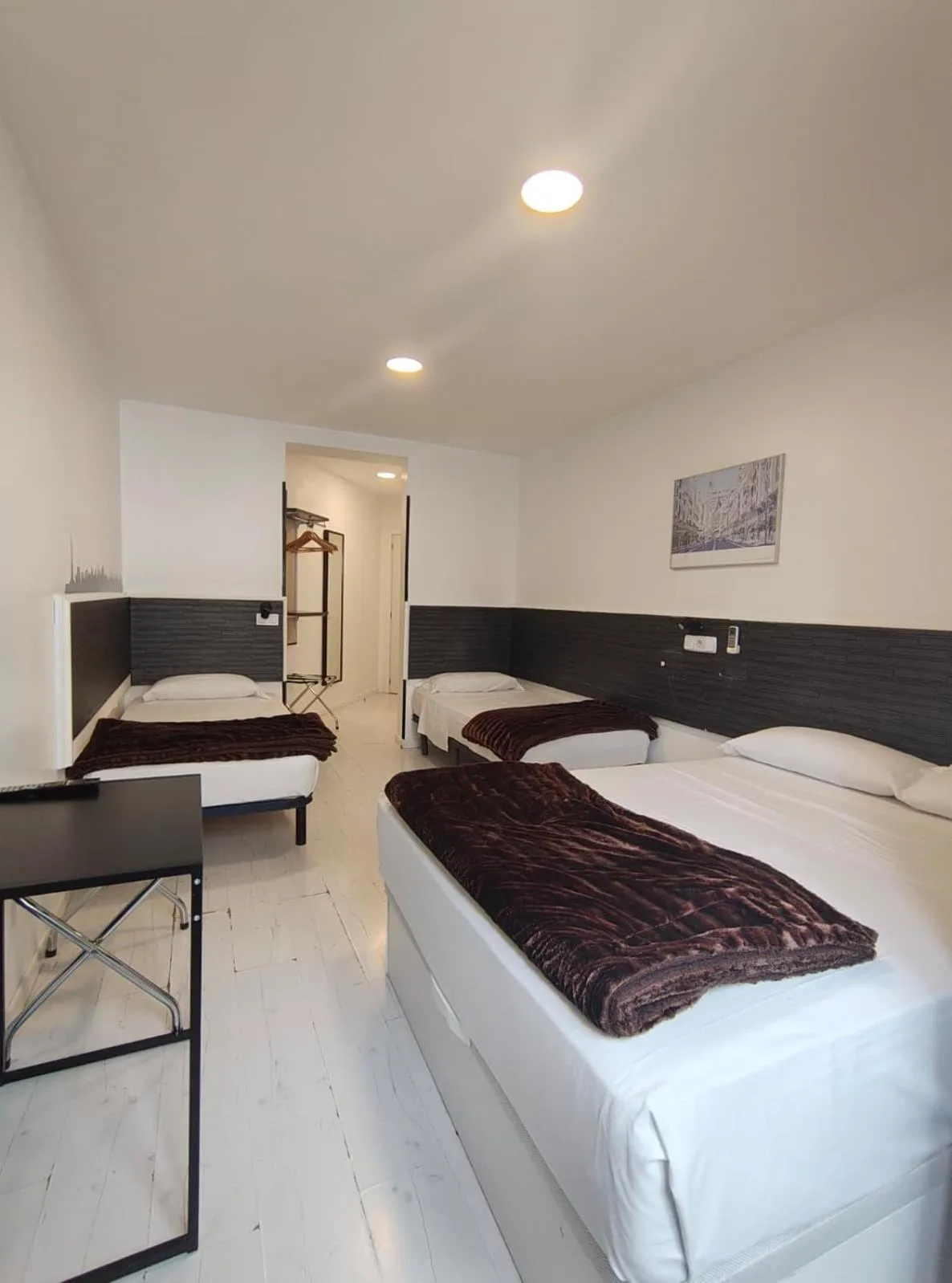 Bedroom, Bed in Hostal JQ Madrid 1