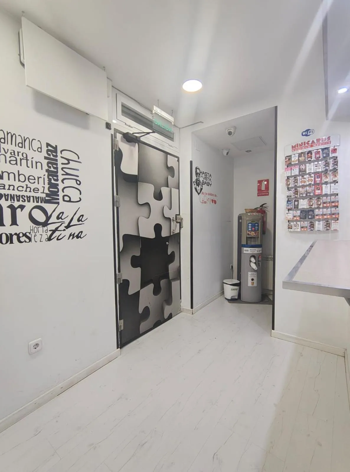 Property building in Hostal JQ Madrid 1