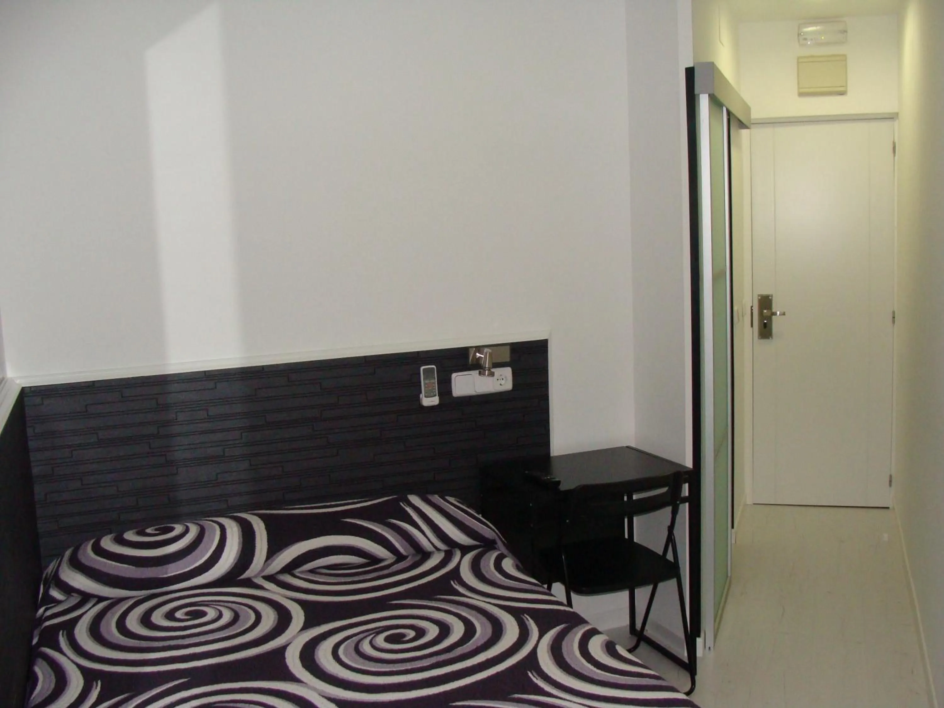 Bed in Hostal JQ Madrid 1