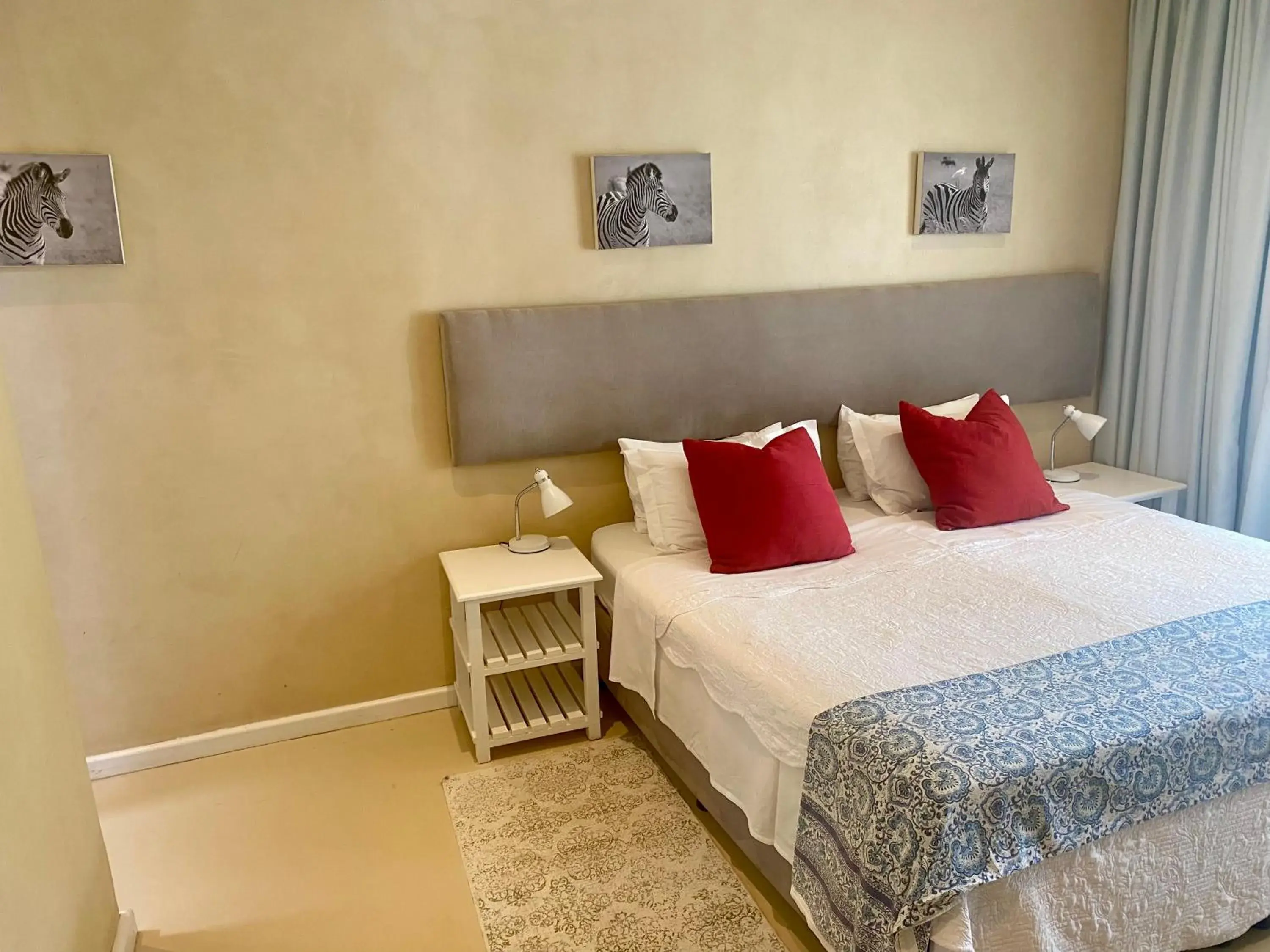 Double Room with Mountain View - single occupancy in The View Swellendam B&B Double Room with Mountain View - single occupancy in The View Swellendam B&B