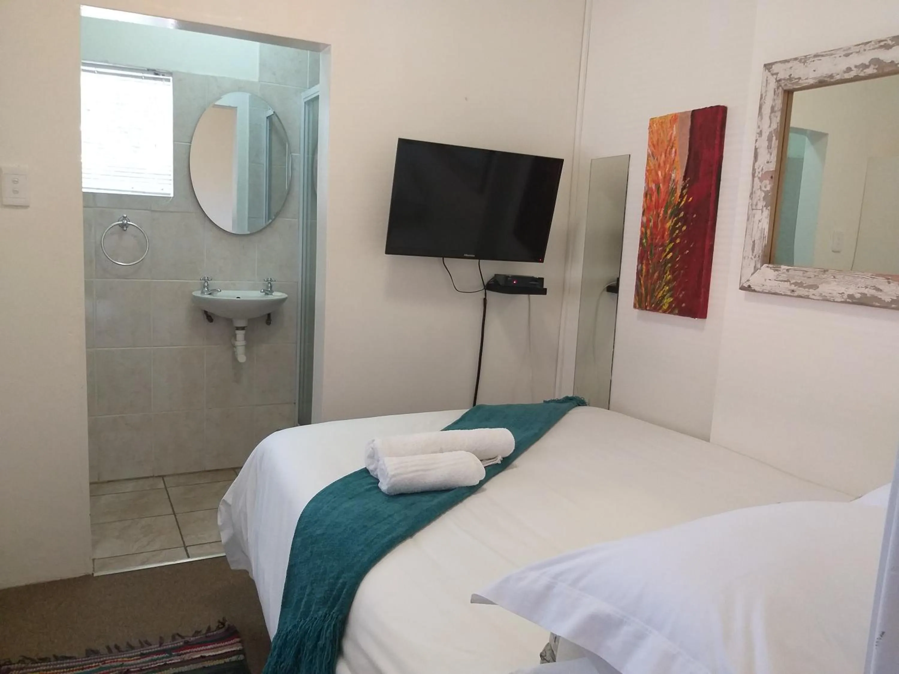 Bed in a Dam's View Accommodation