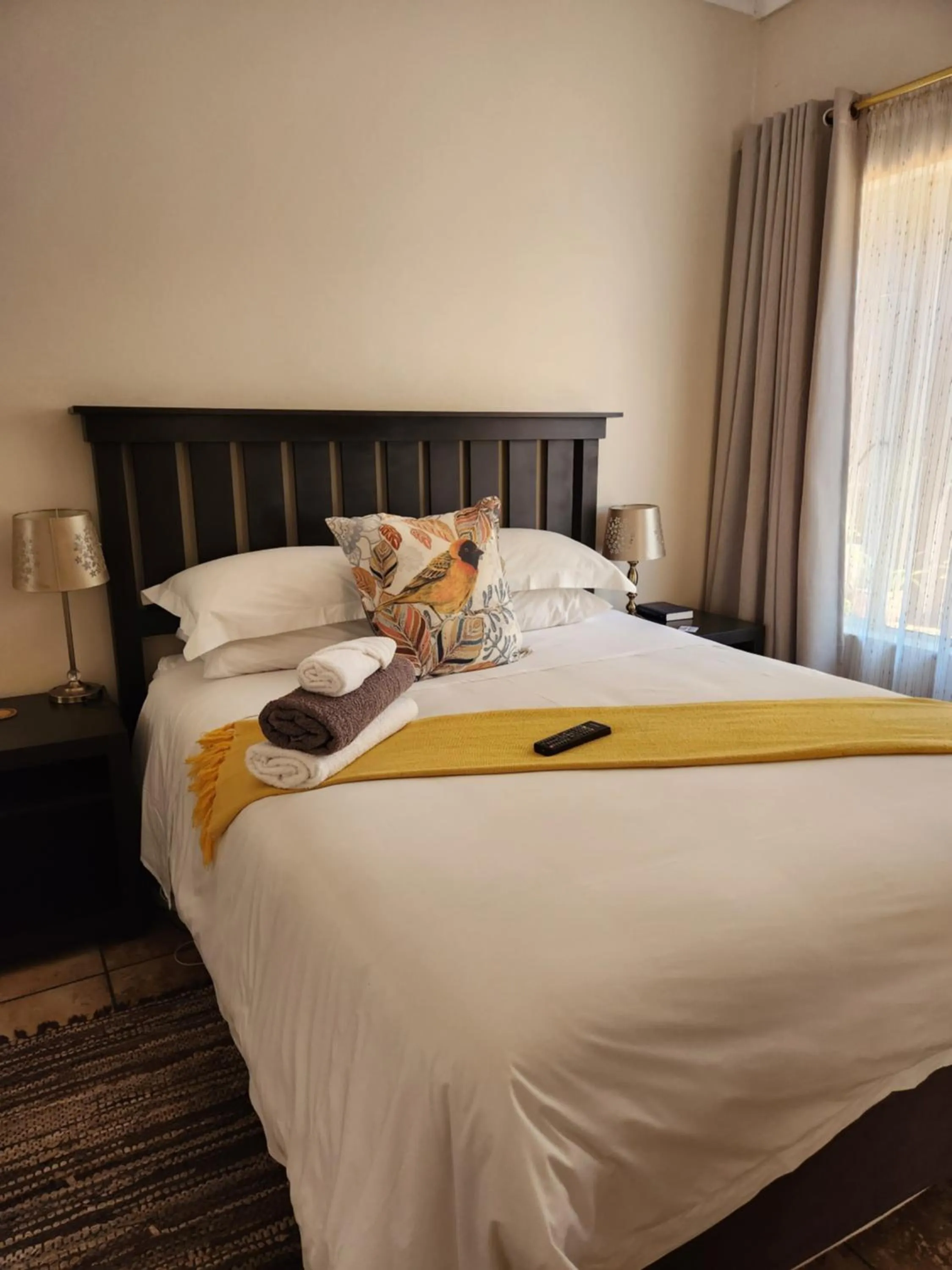 Bed in a Dam's View Accommodation