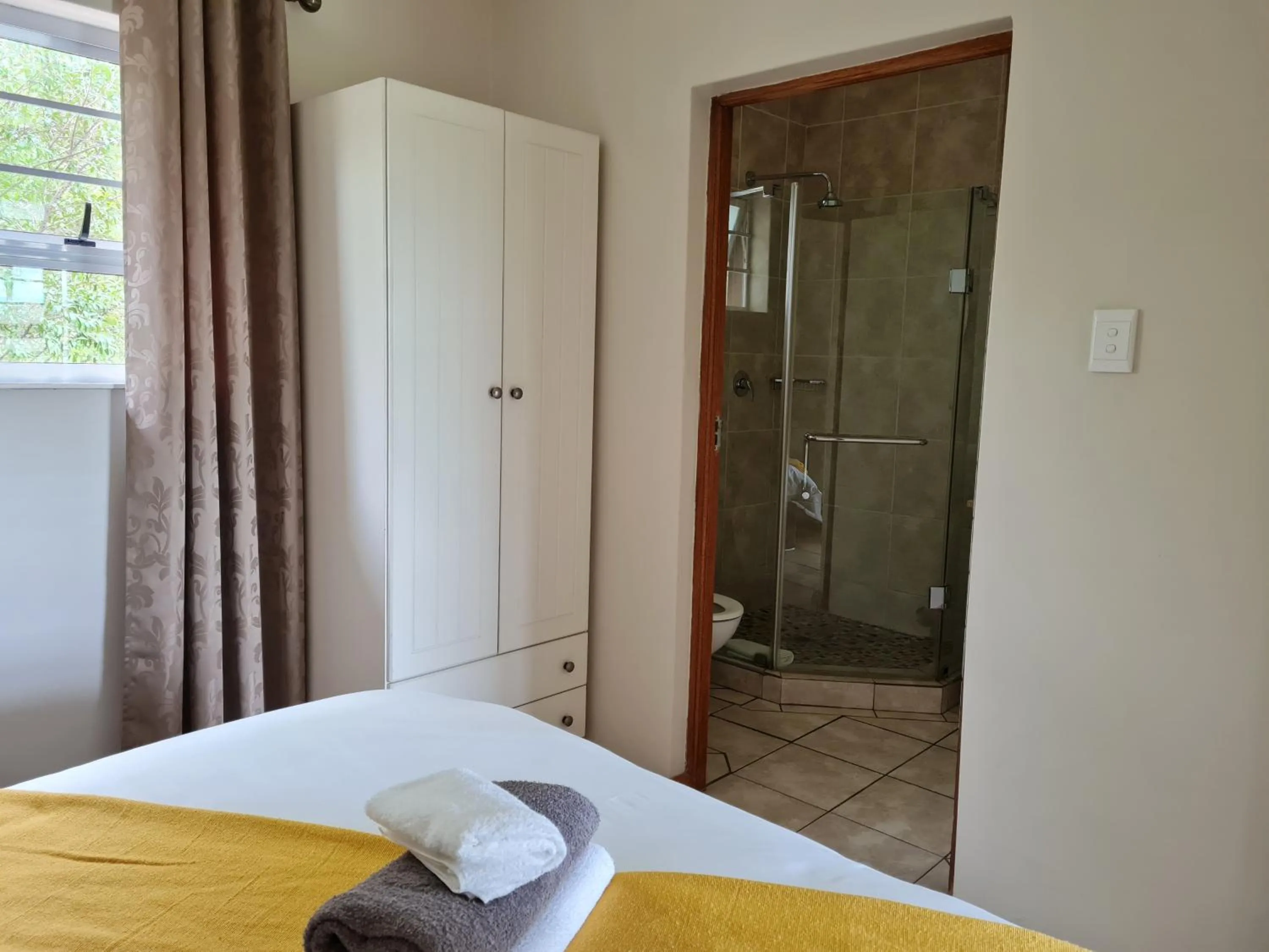 Bed in a Dam's View Accommodation