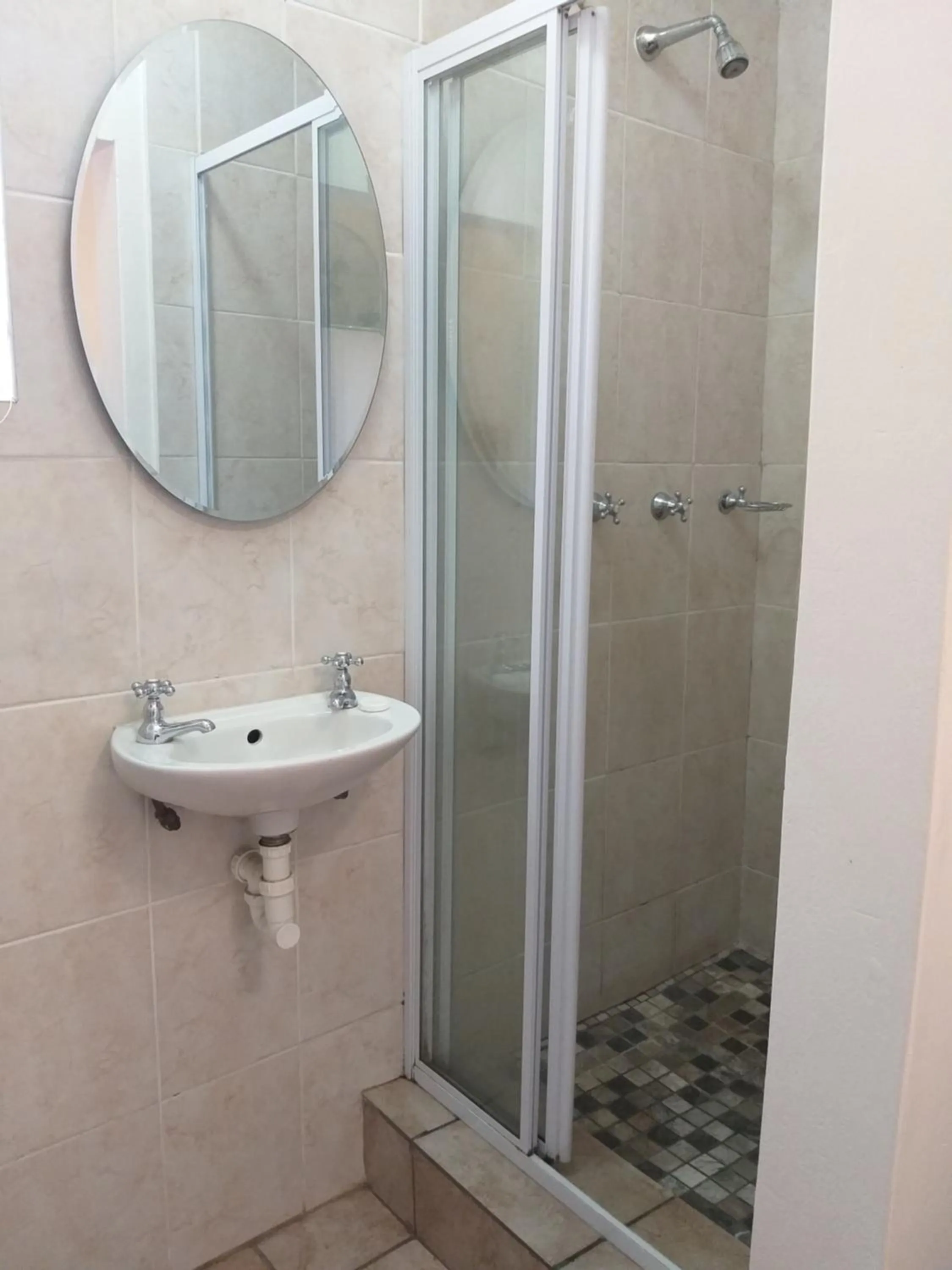 a Dam's View Accommodation