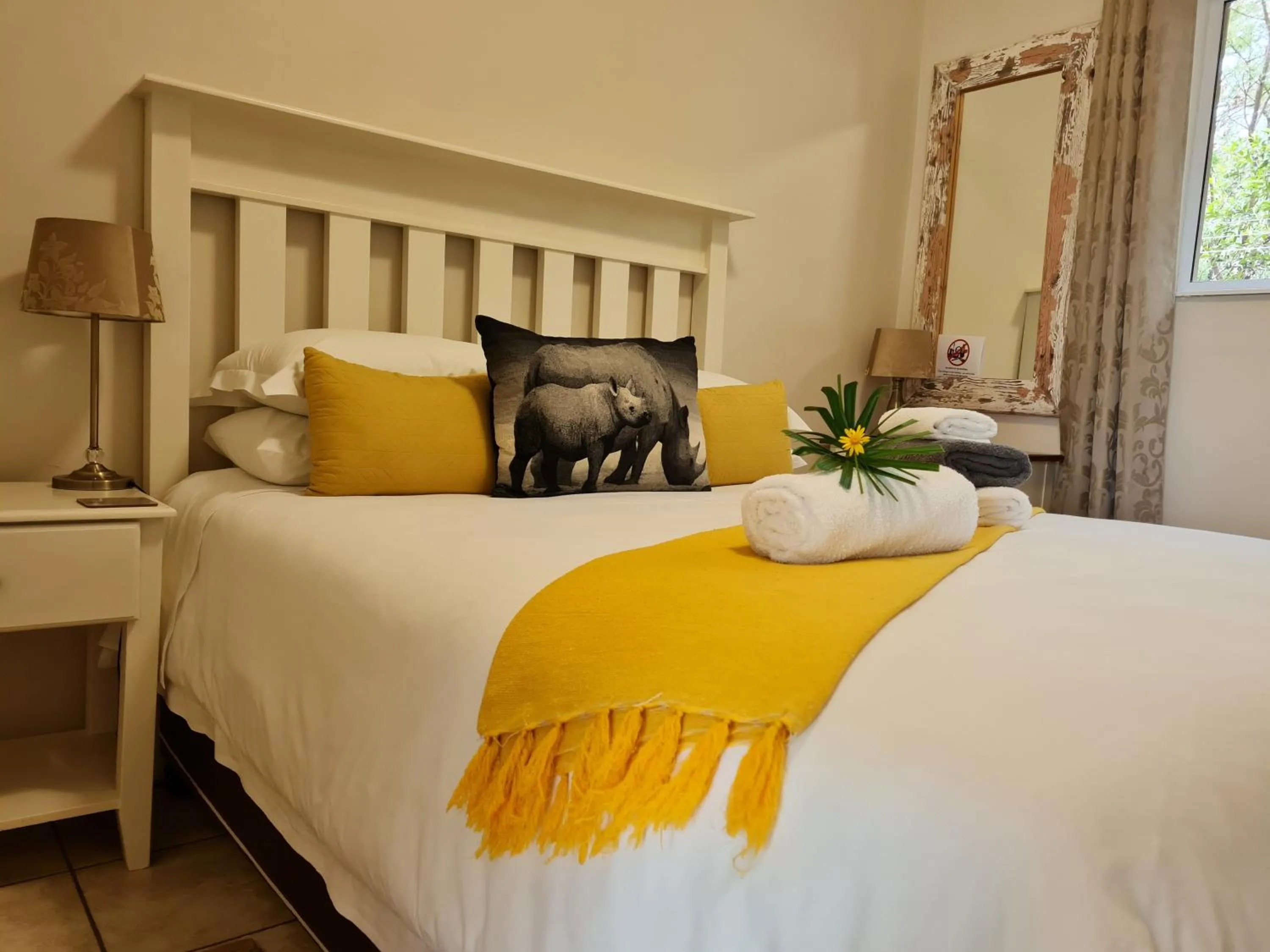 Bed in a Dam's View Accommodation