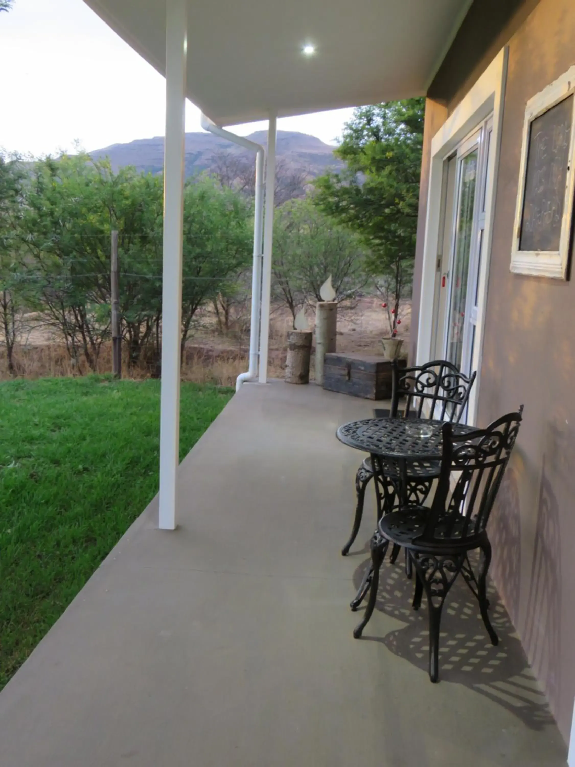 Queen Room in a Dam's View Accommodation Queen Room in a Dam's View Accommodation