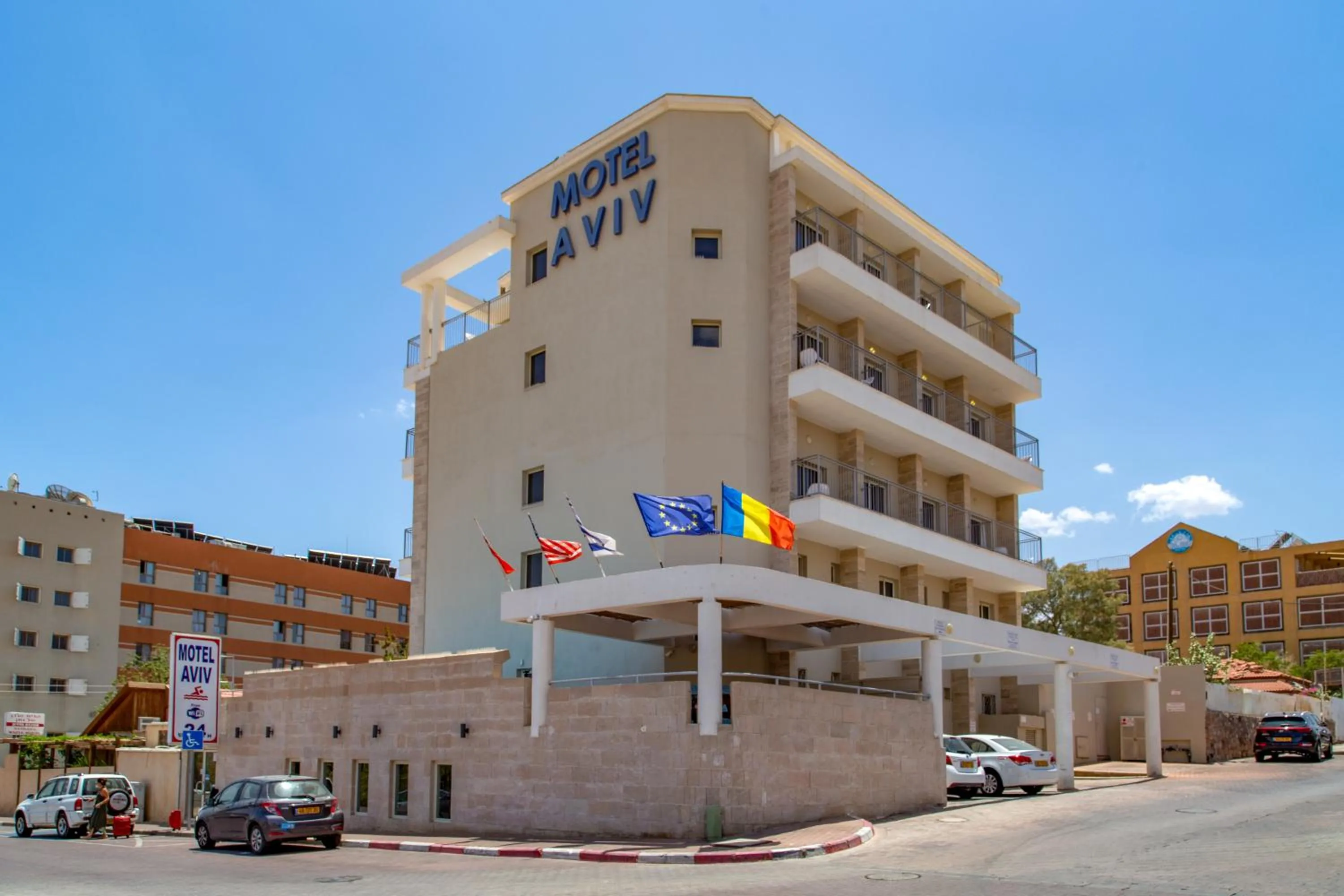 Facade/entrance in Motel Aviv
