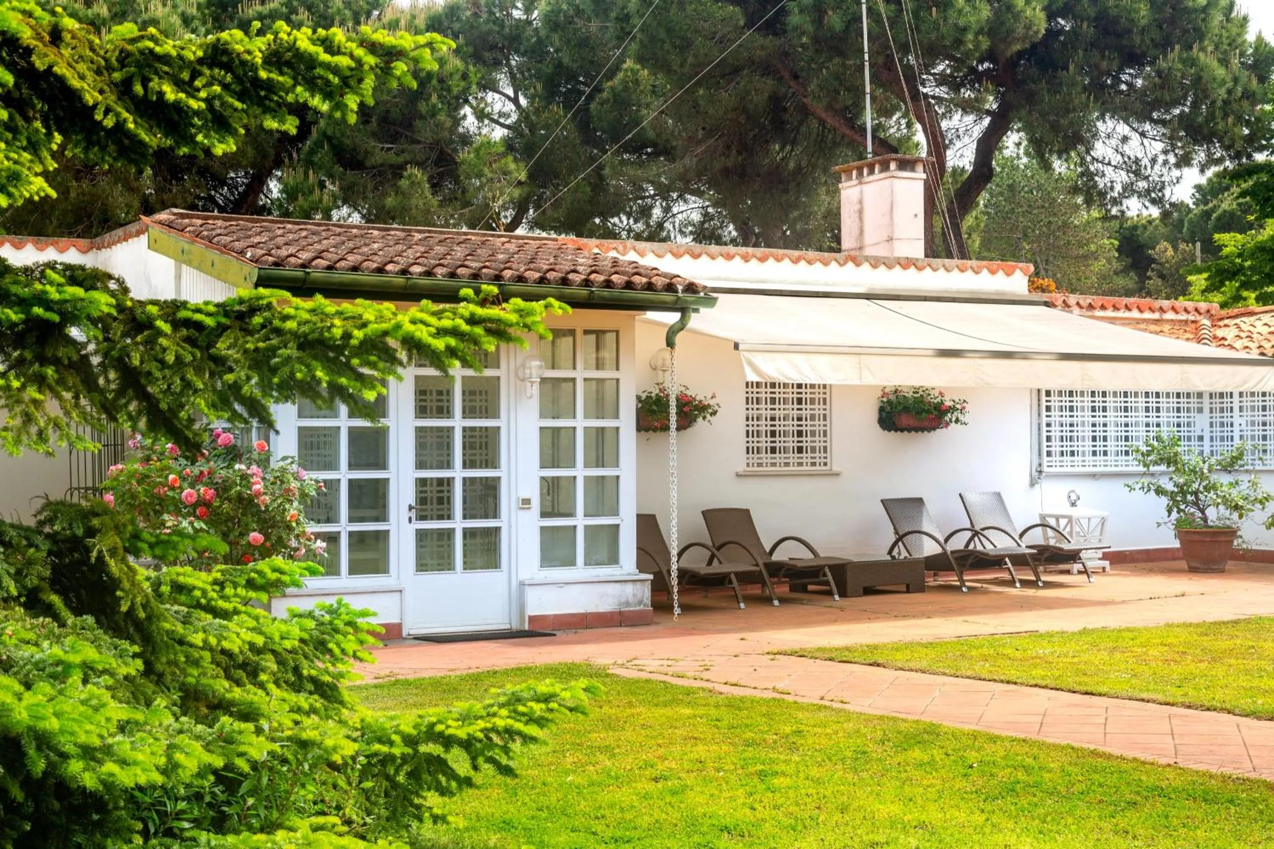 Property building in Le Serre del Lido