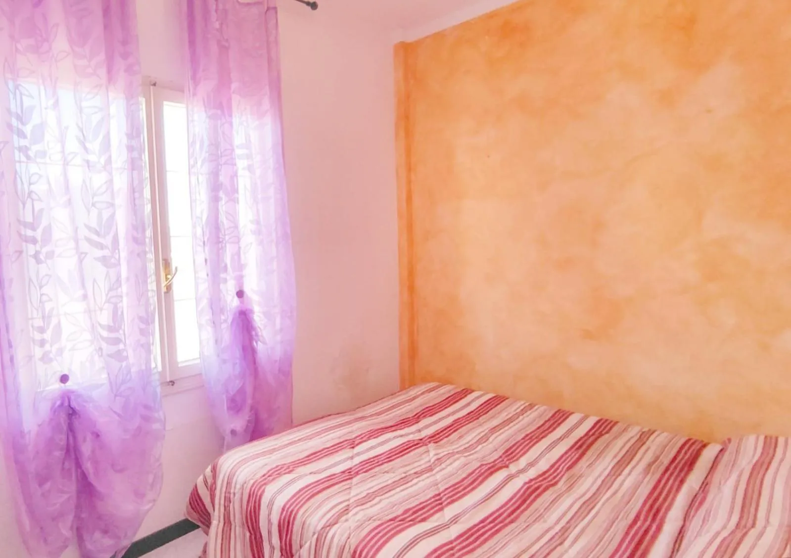 Bedroom, Bed in Franco
