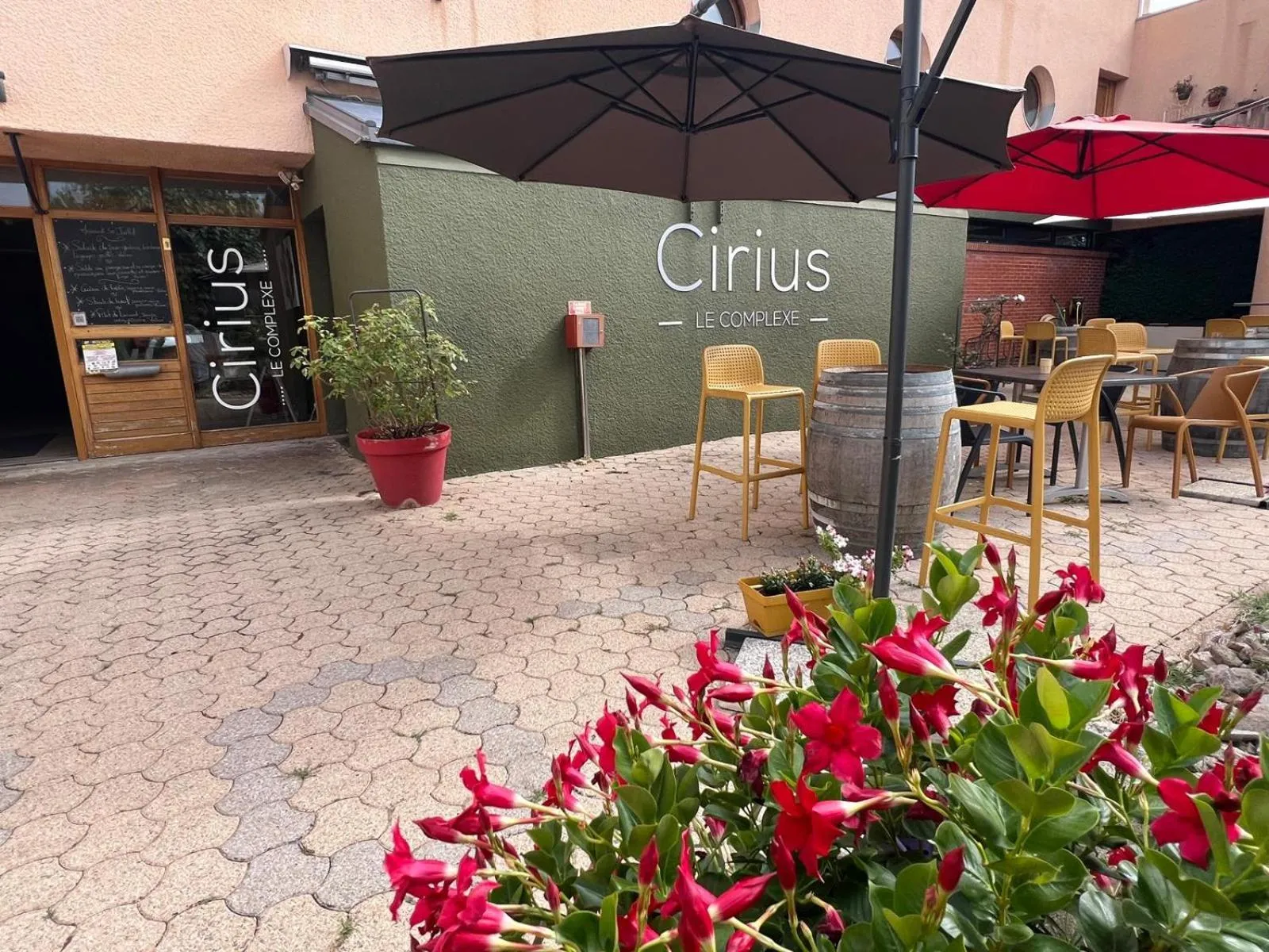 Property building in HOTEL RESTAURANT CIRIUS