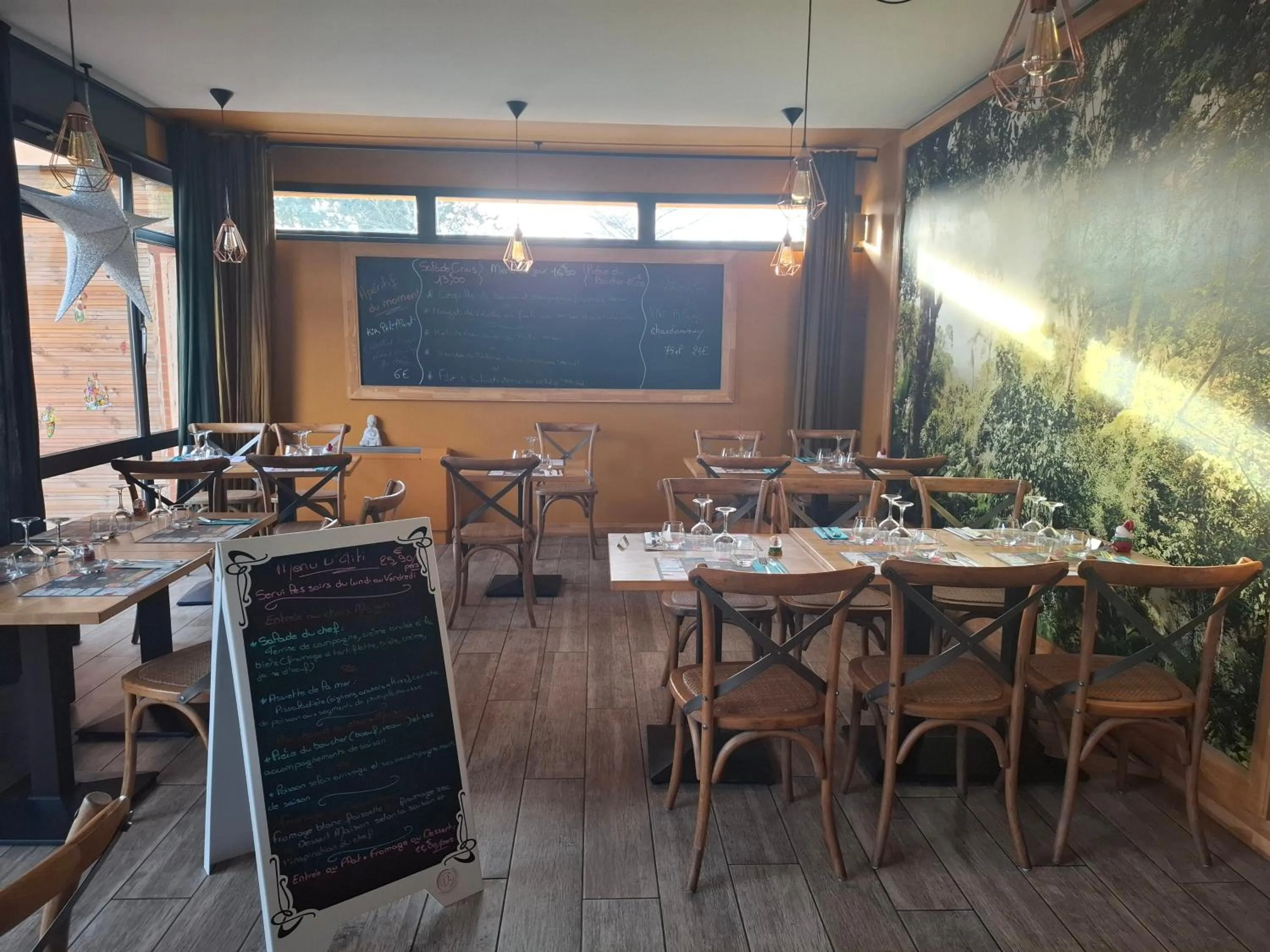 Restaurant/places to eat in HOTEL RESTAURANT CIRIUS