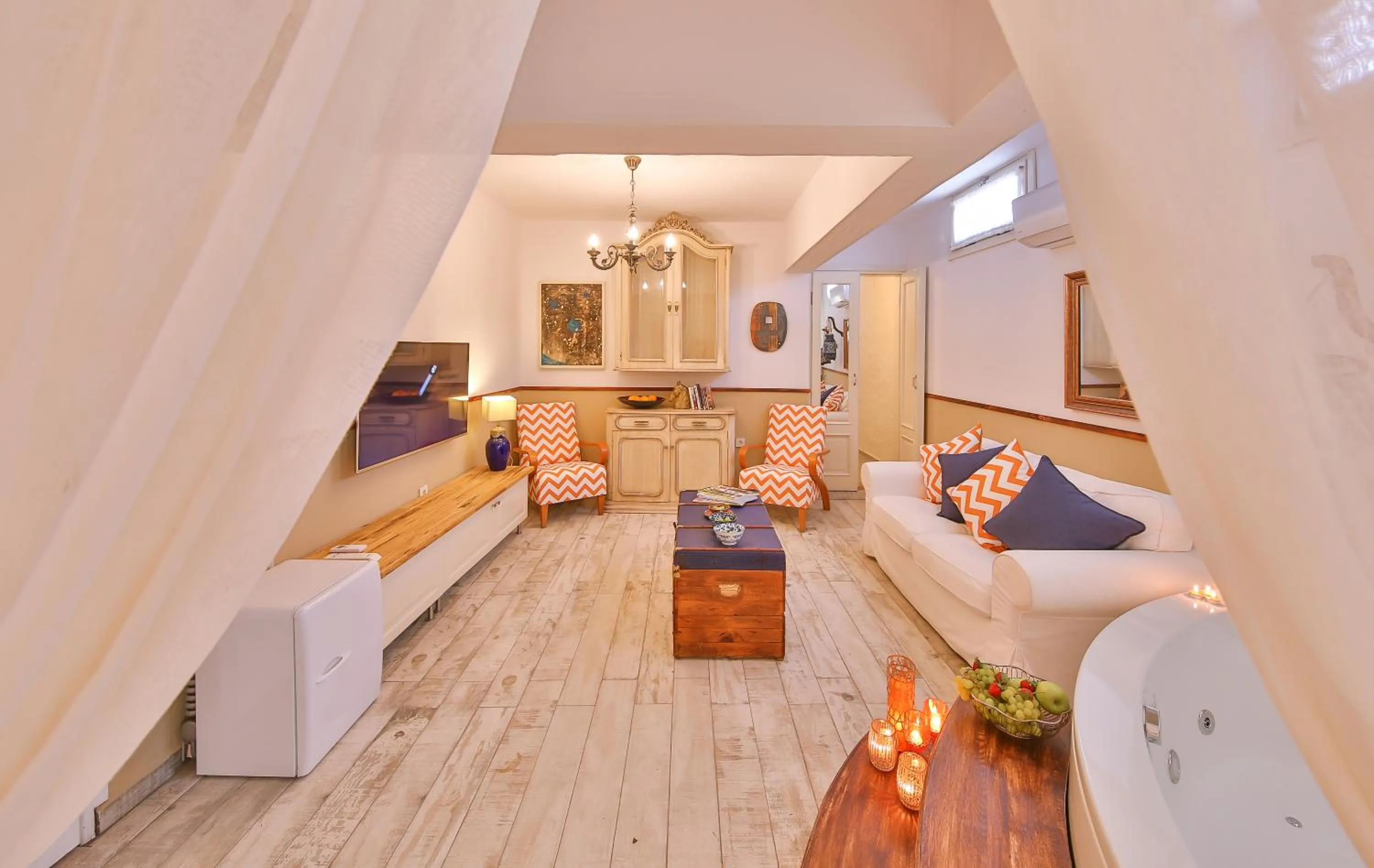 TV and multimedia in Palas Ilıca