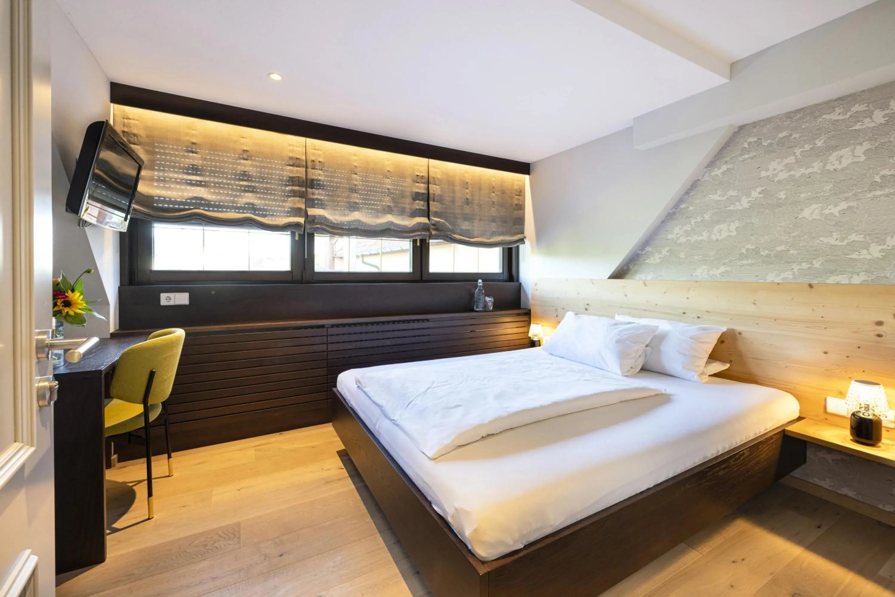 Bed in Jauch's Löwen Hotel-Restaurant