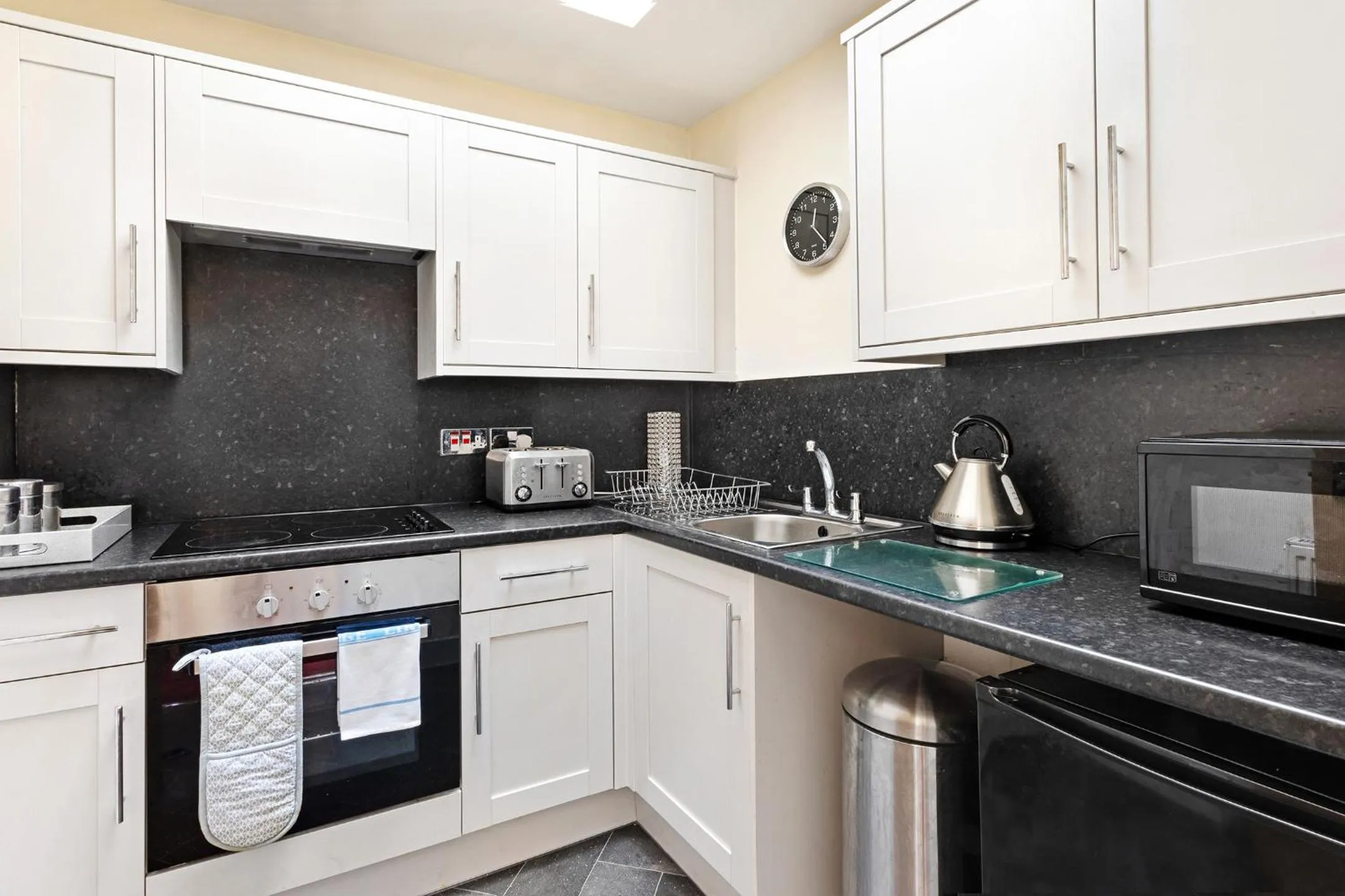 Kitchen or kitchenette in Granville Apartments Harrogate