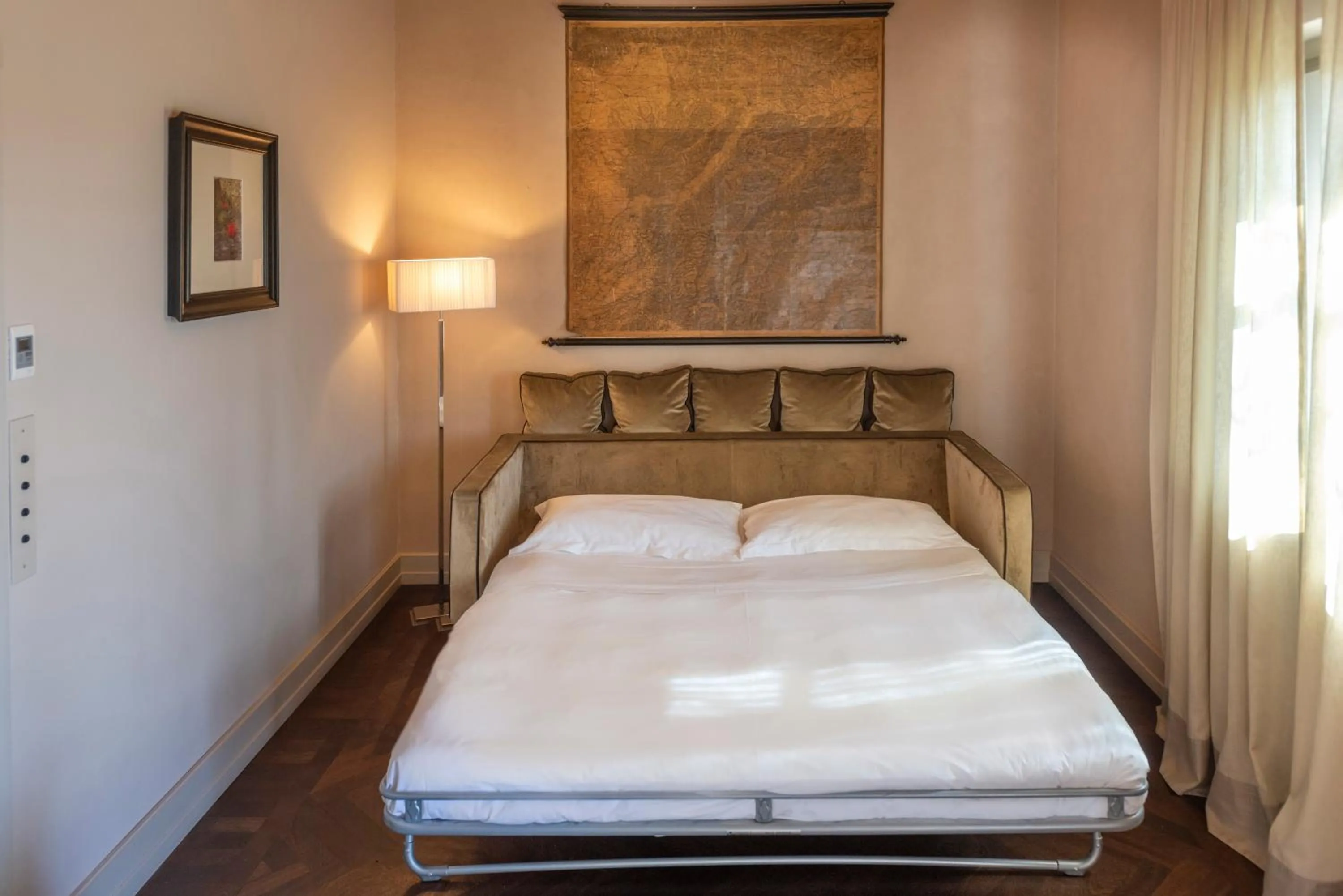 Living room, Bed in Villa Pattono Relais