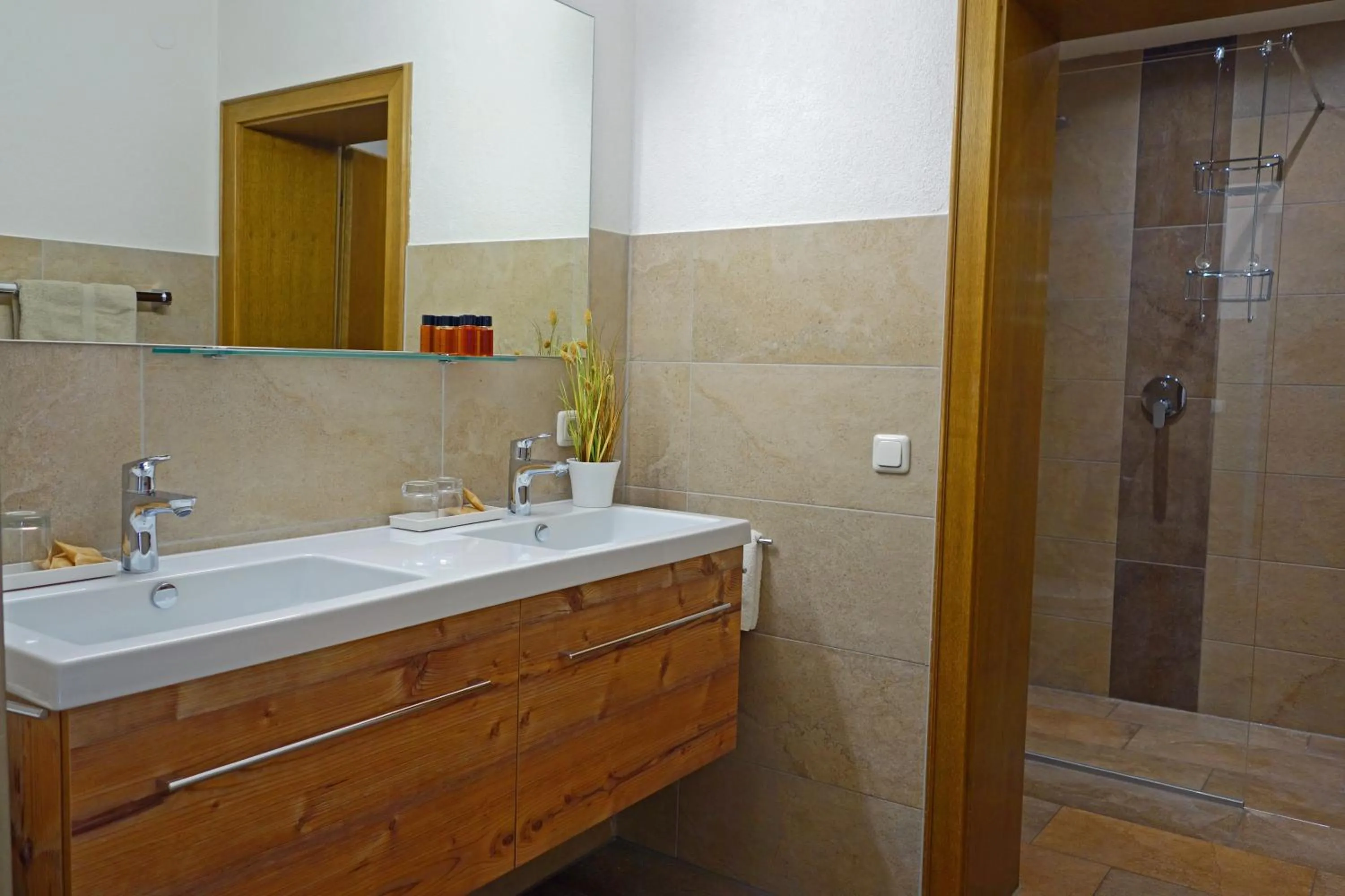 Bathroom in Alkira