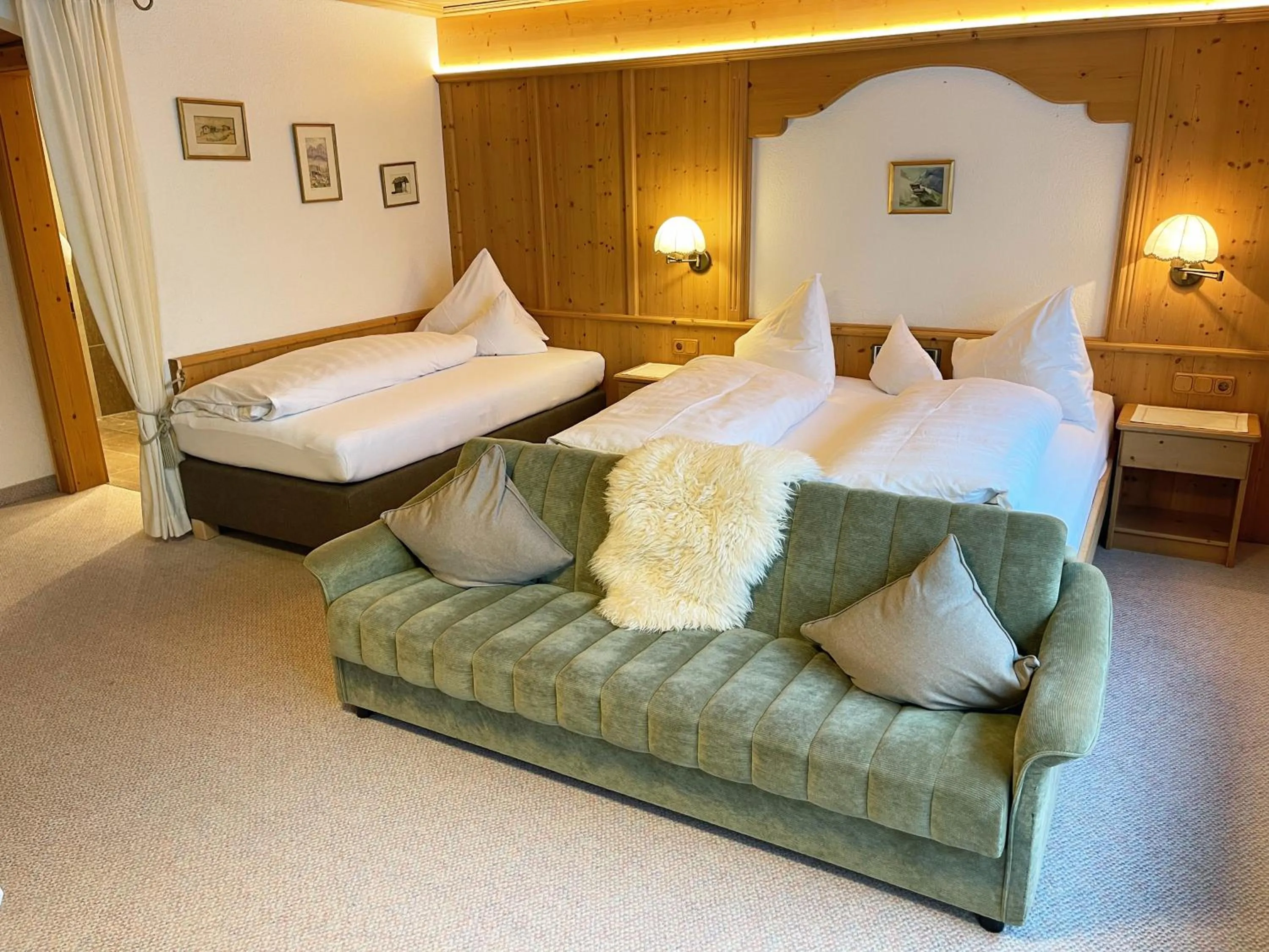 Bed in Alkira
