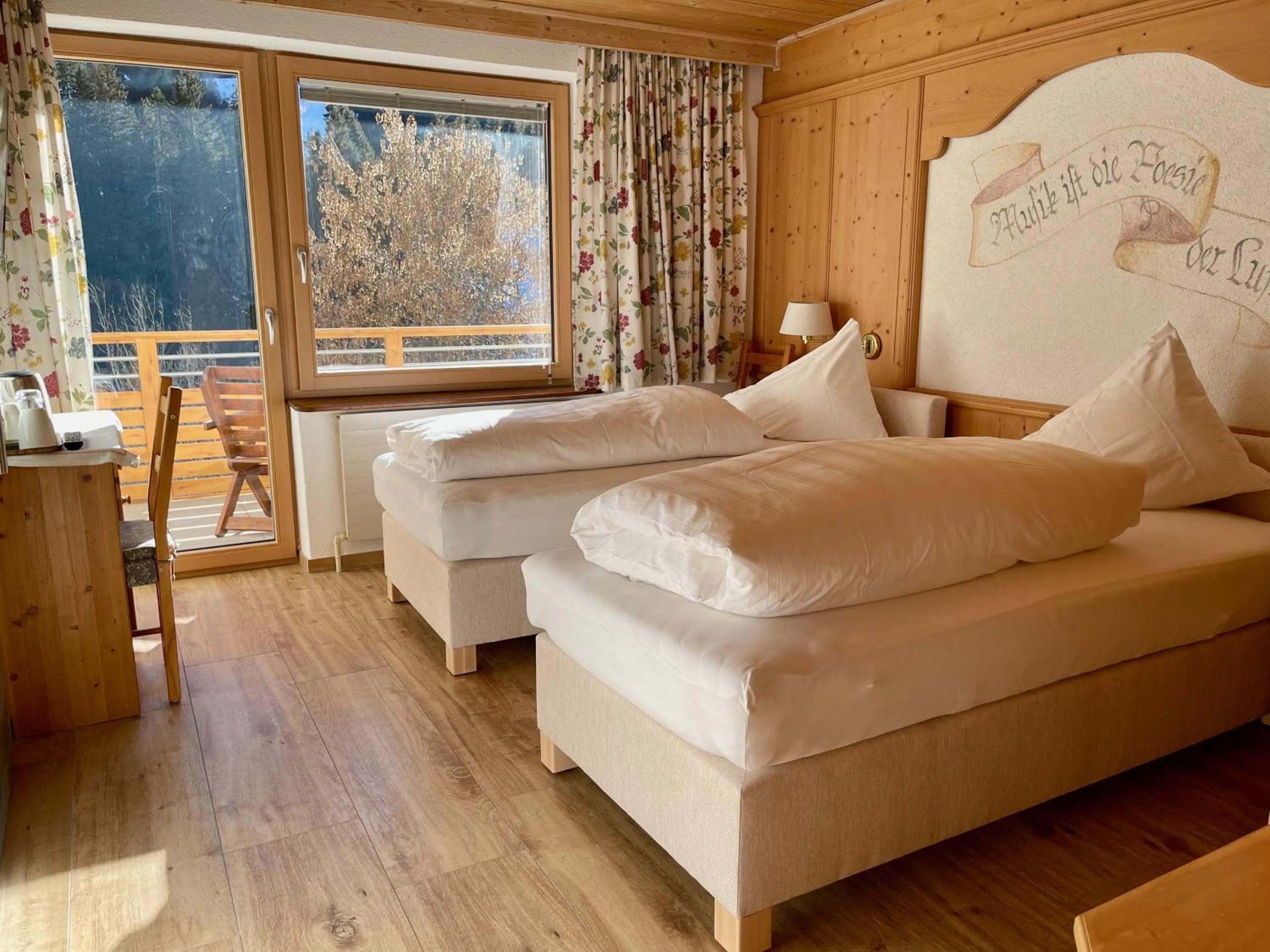 Balcony/Terrace, Bed in Alkira