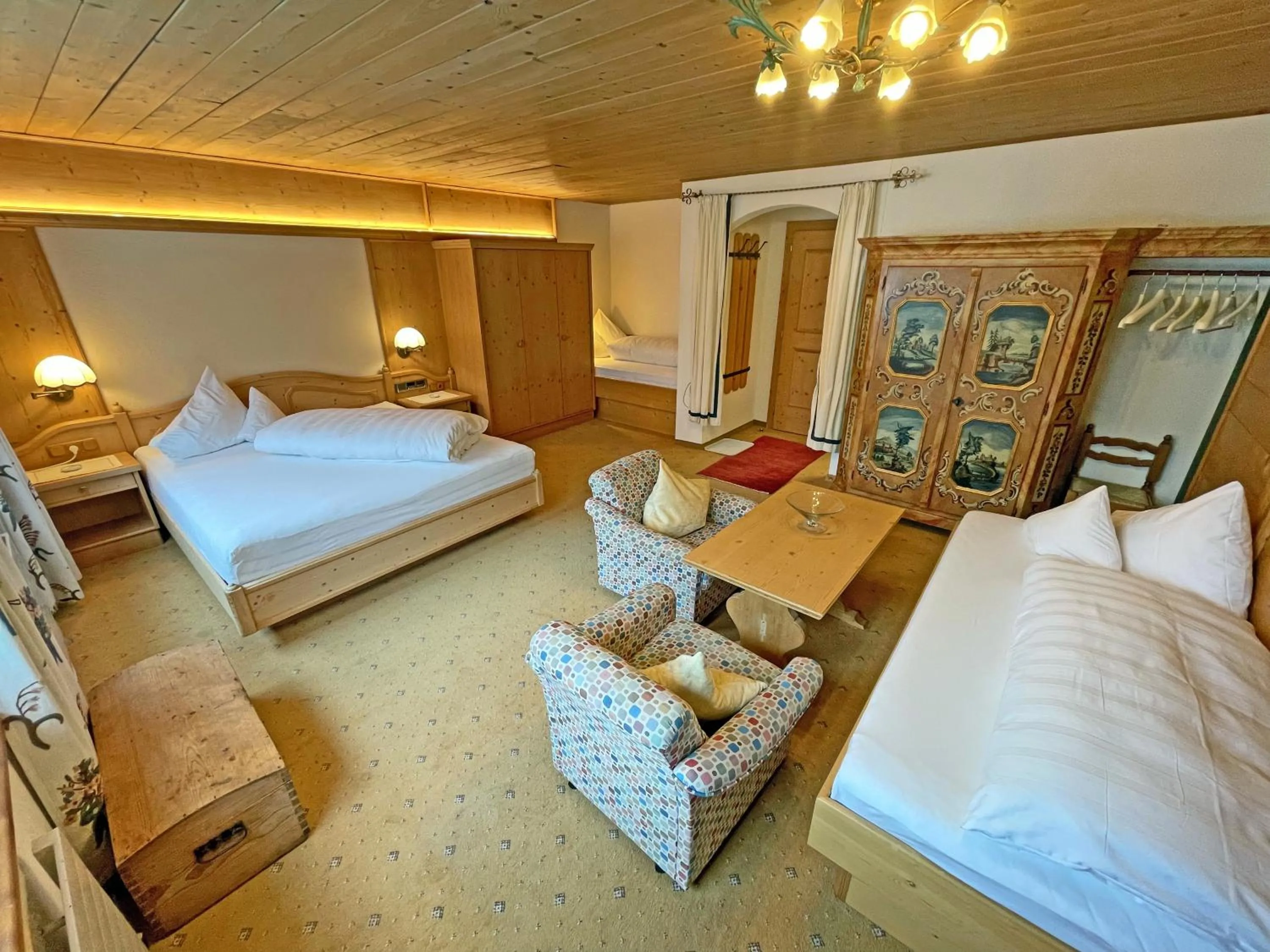 Bedroom, Bed in Alkira