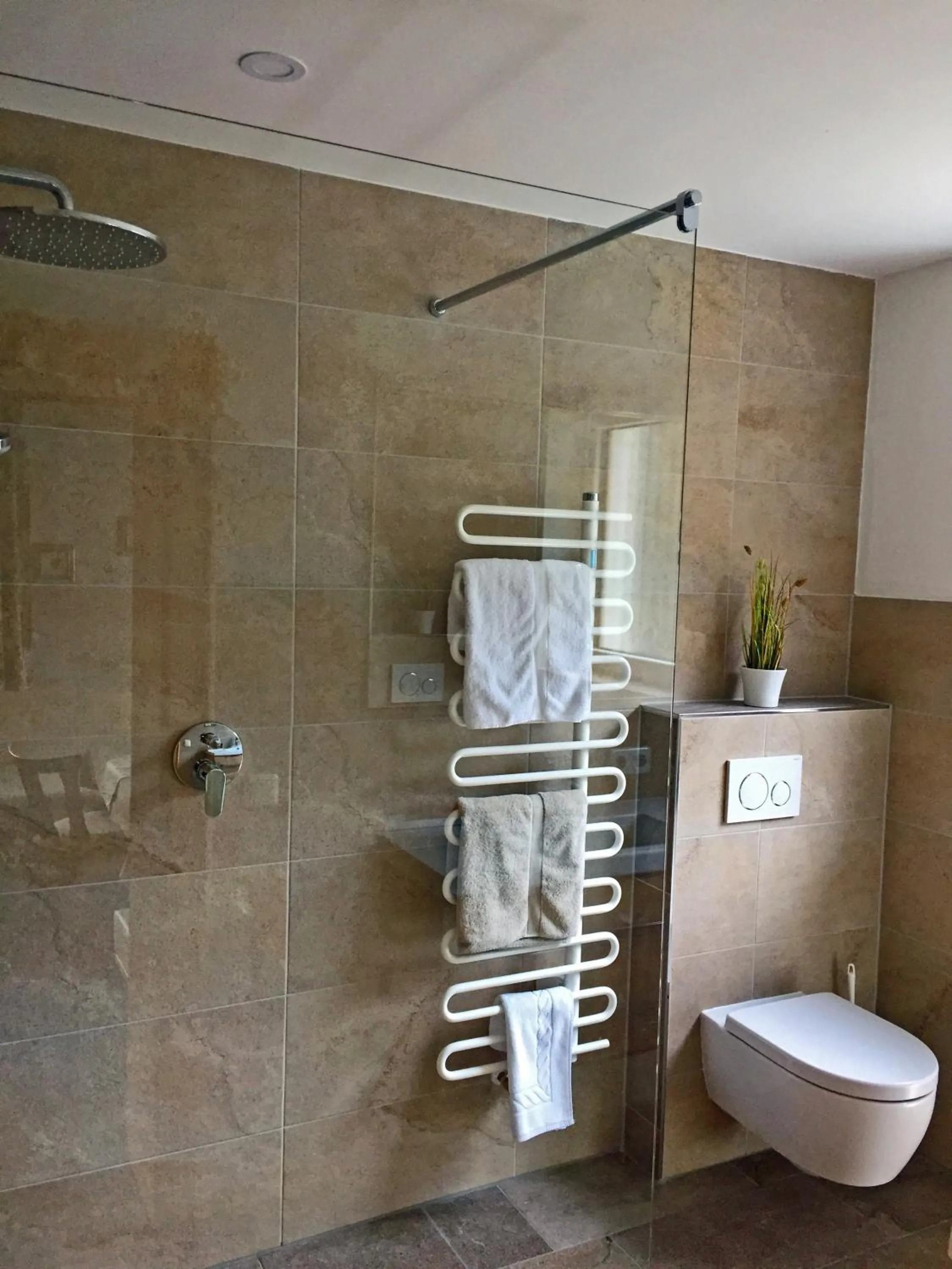 Bathroom in Alkira