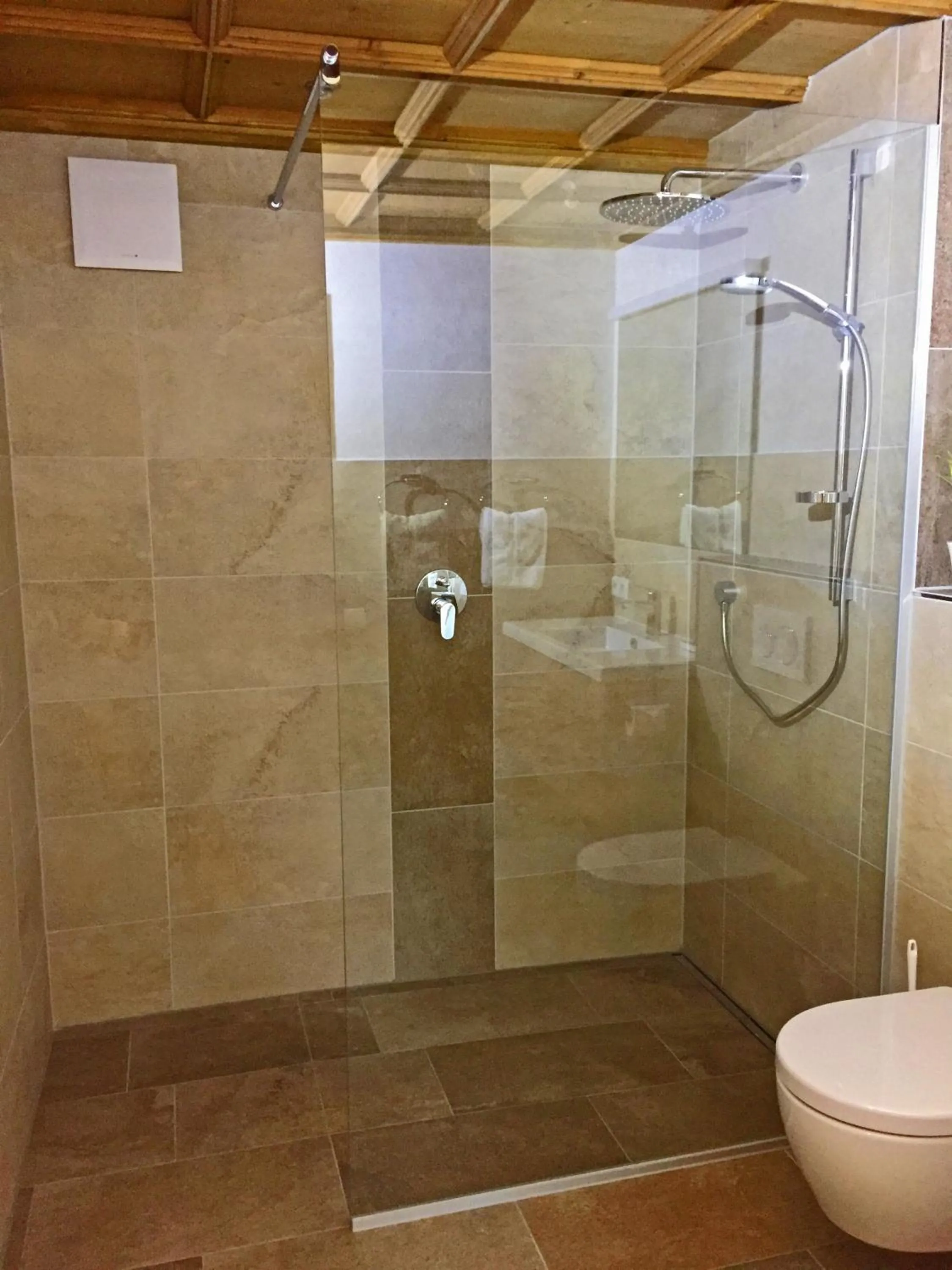 Shower in Alkira