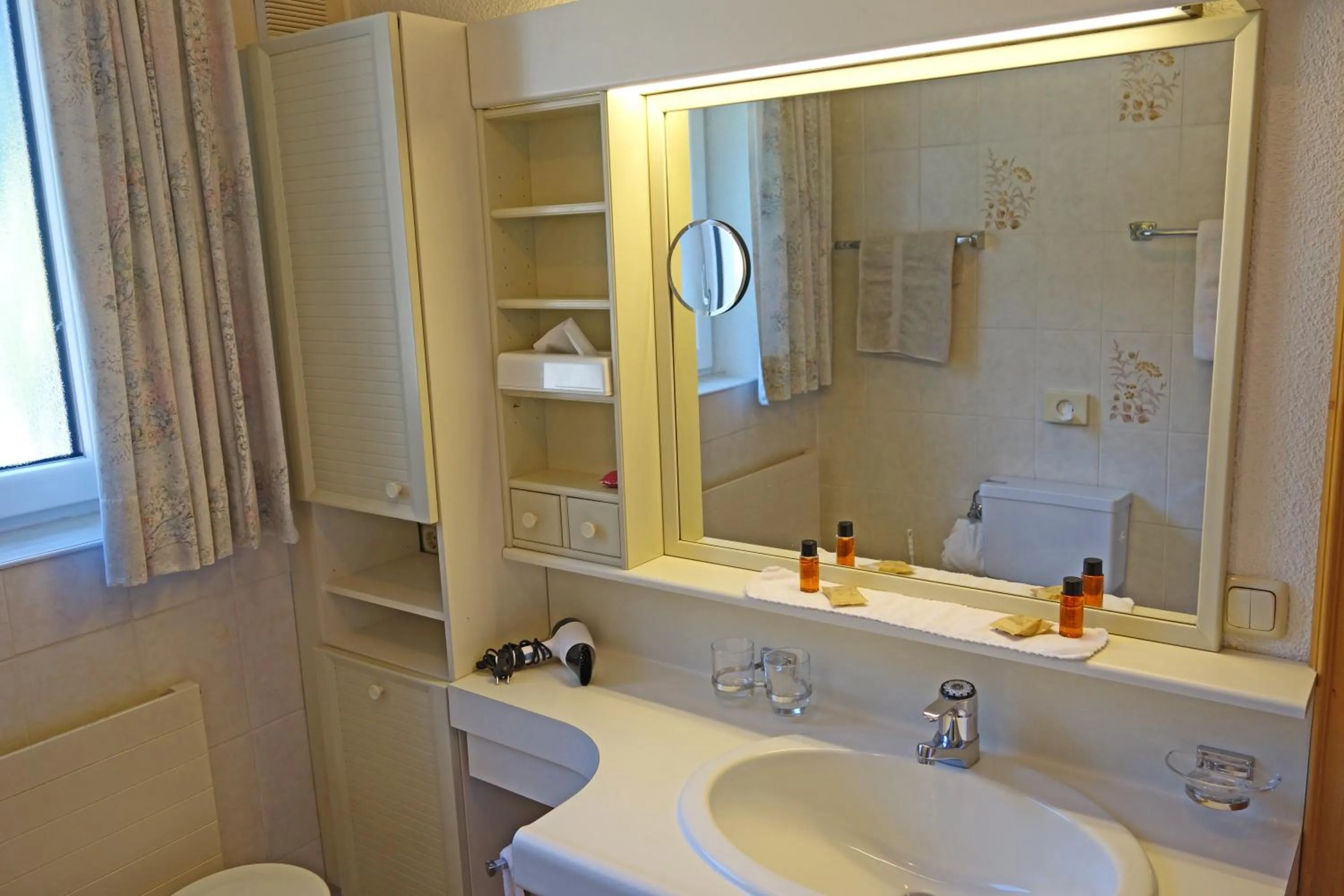 Bathroom in Alkira
