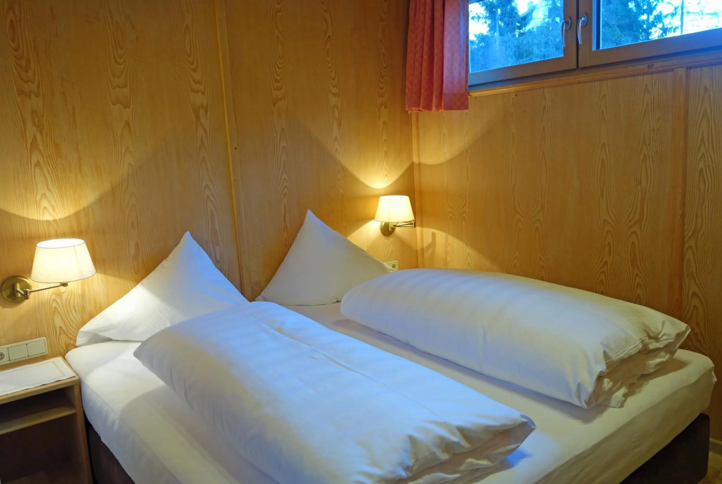 Bed in Alkira
