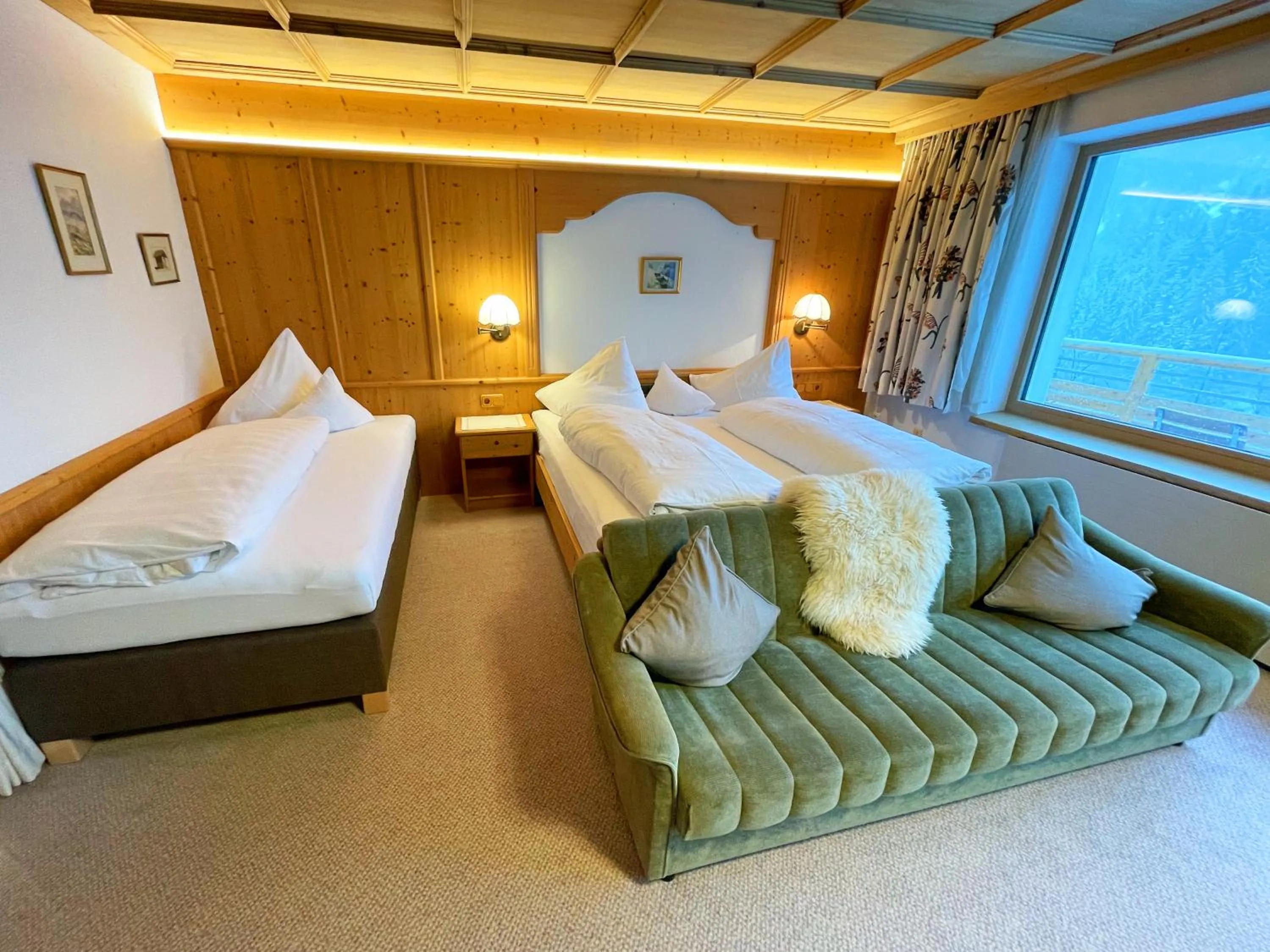 Bed in Alkira