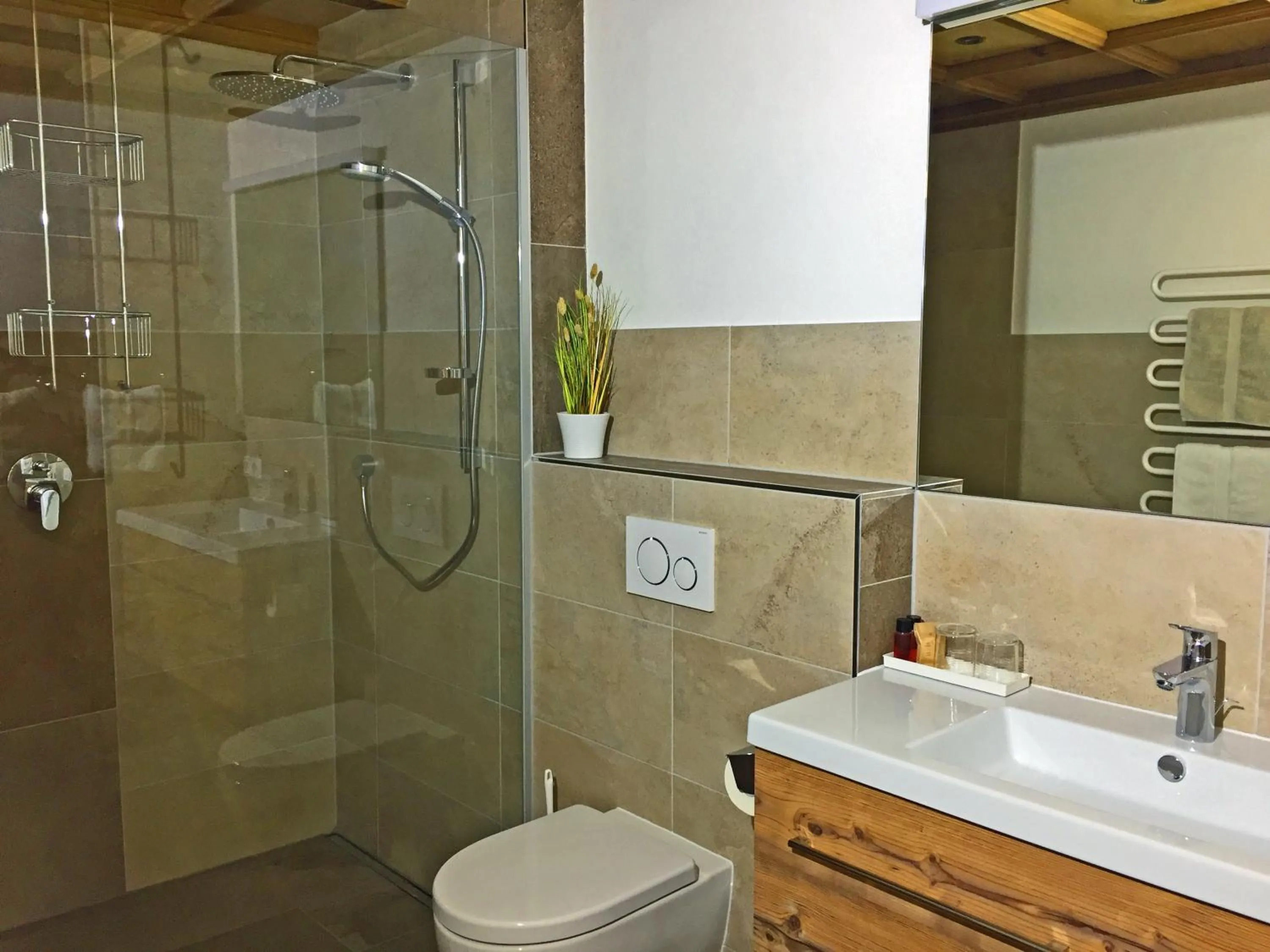 Bathroom in Alkira